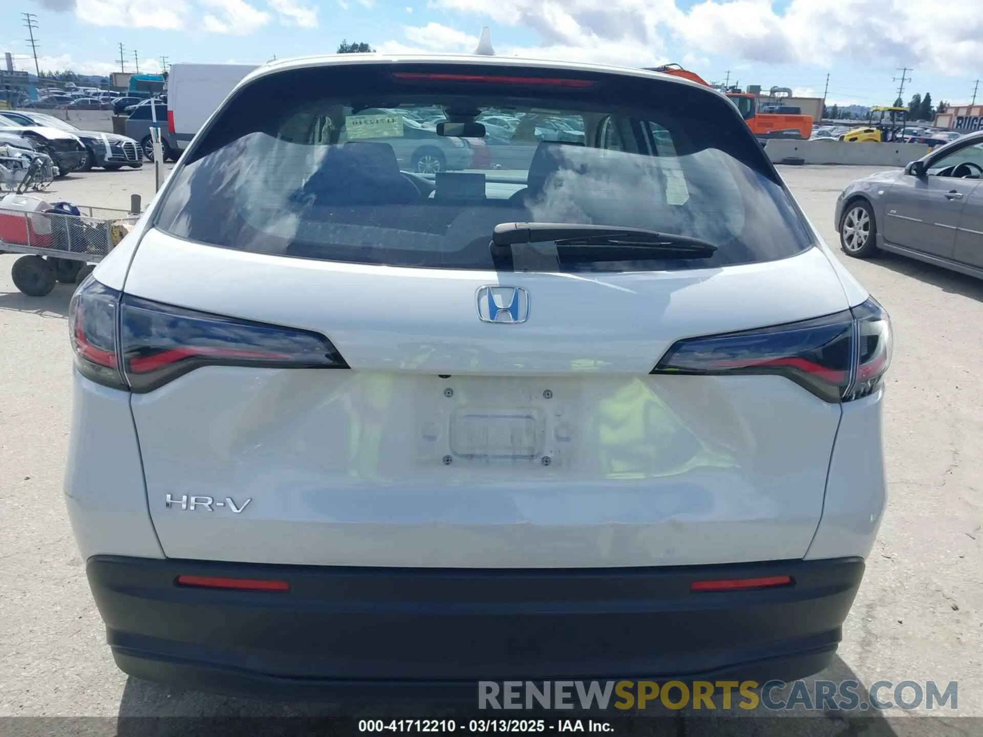 16 Photograph of a damaged car 3CZRZ1H39PM723008 HONDA HR-V 2023