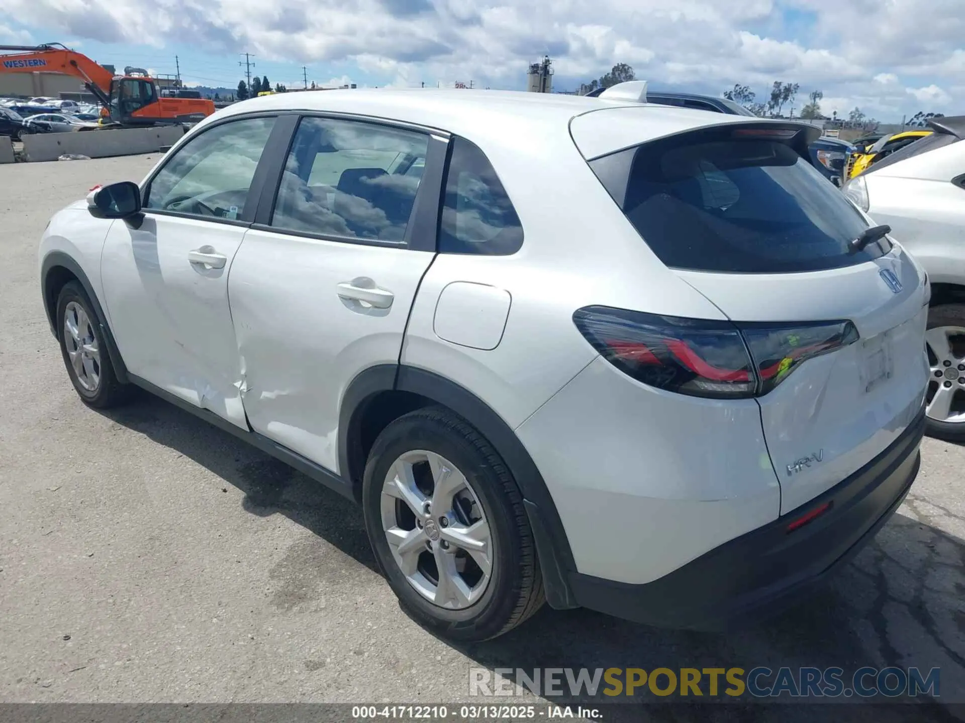 3 Photograph of a damaged car 3CZRZ1H39PM723008 HONDA HR-V 2023