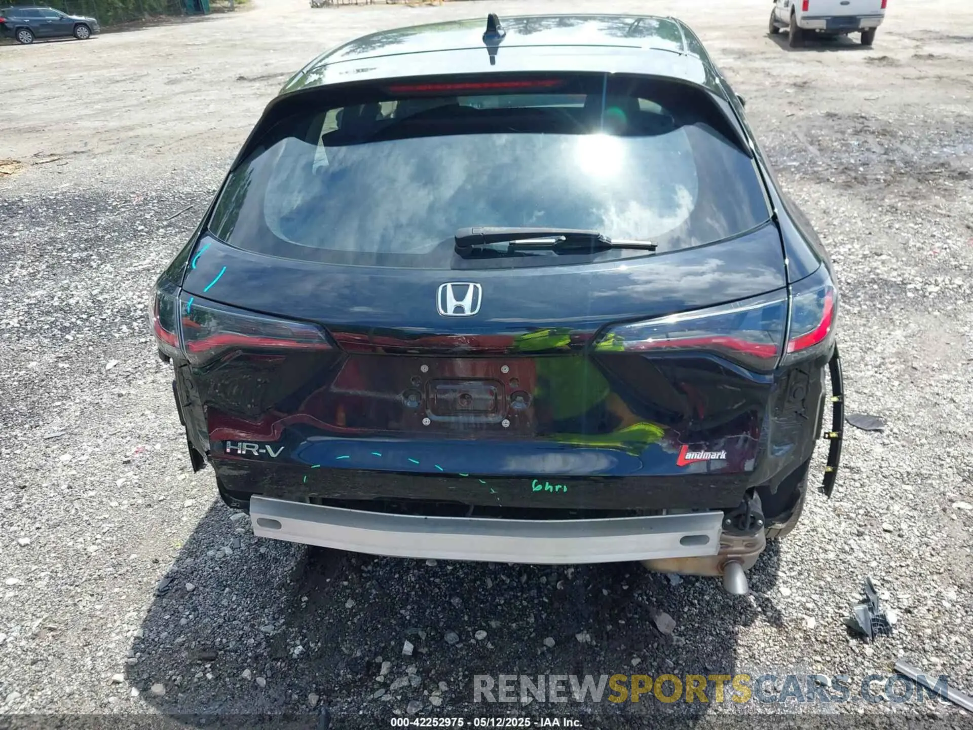16 Photograph of a damaged car 3CZRZ1H3XPM704984 HONDA HR-V 2023