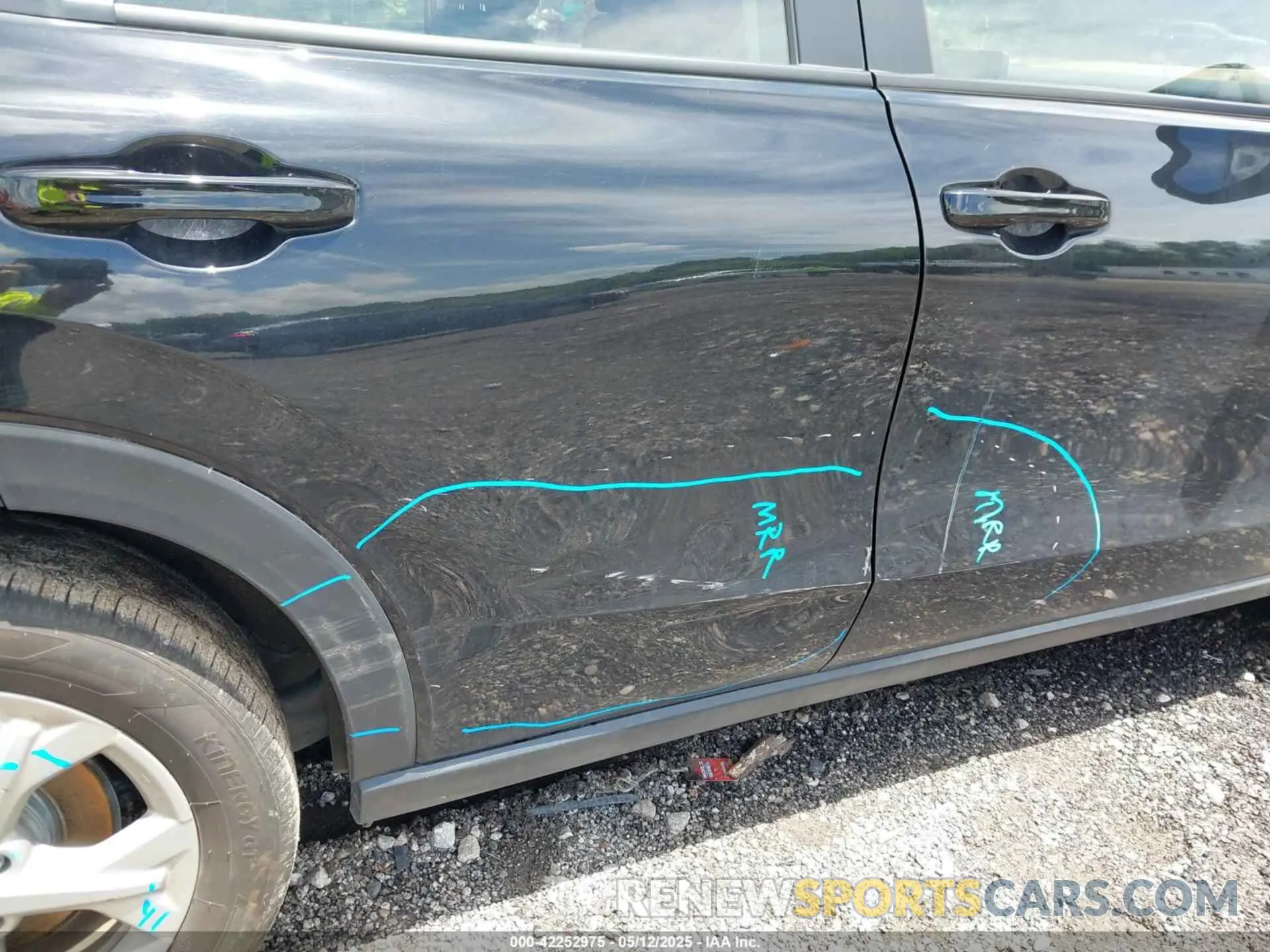 17 Photograph of a damaged car 3CZRZ1H3XPM704984 HONDA HR-V 2023