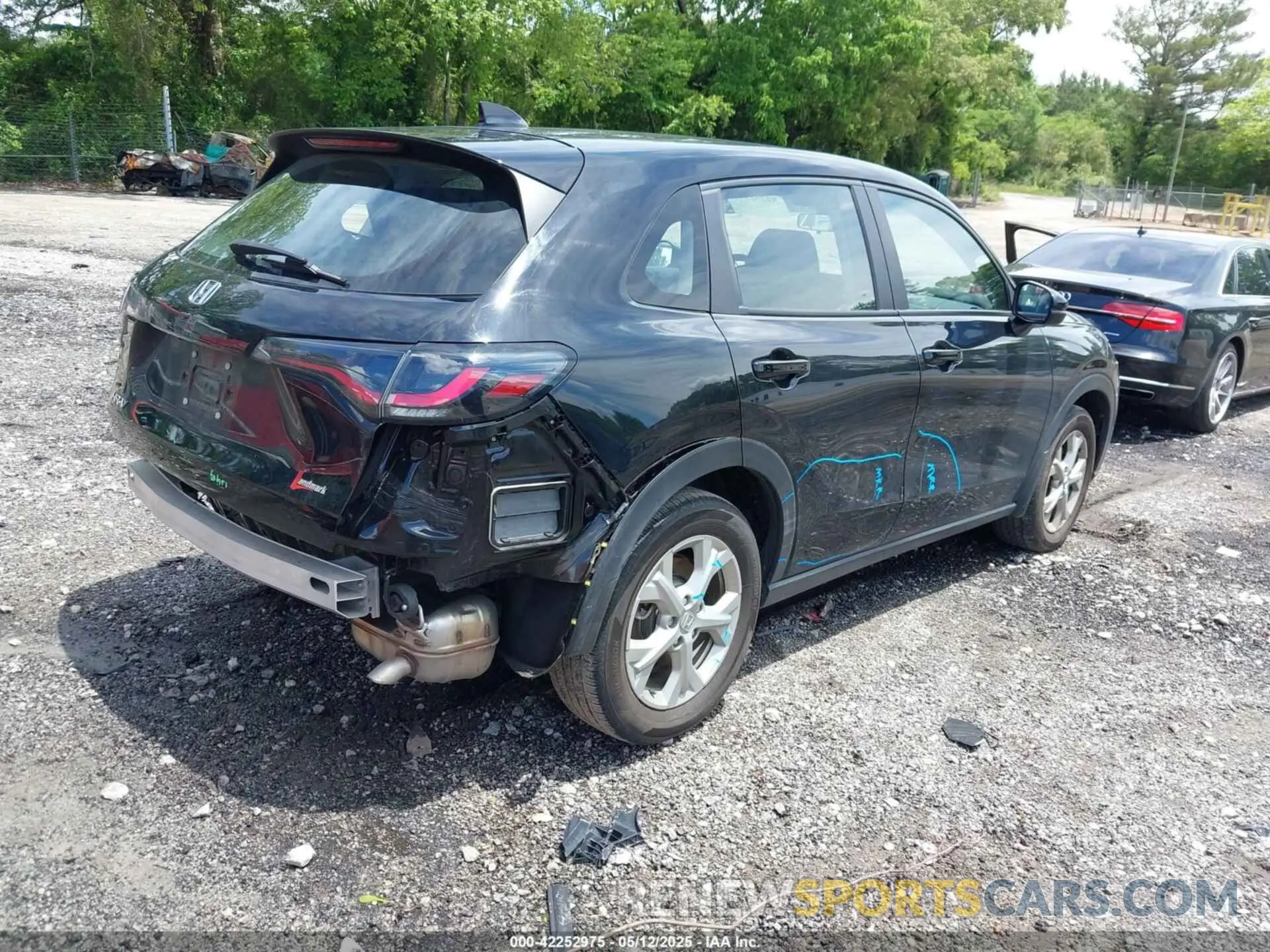 4 Photograph of a damaged car 3CZRZ1H3XPM704984 HONDA HR-V 2023