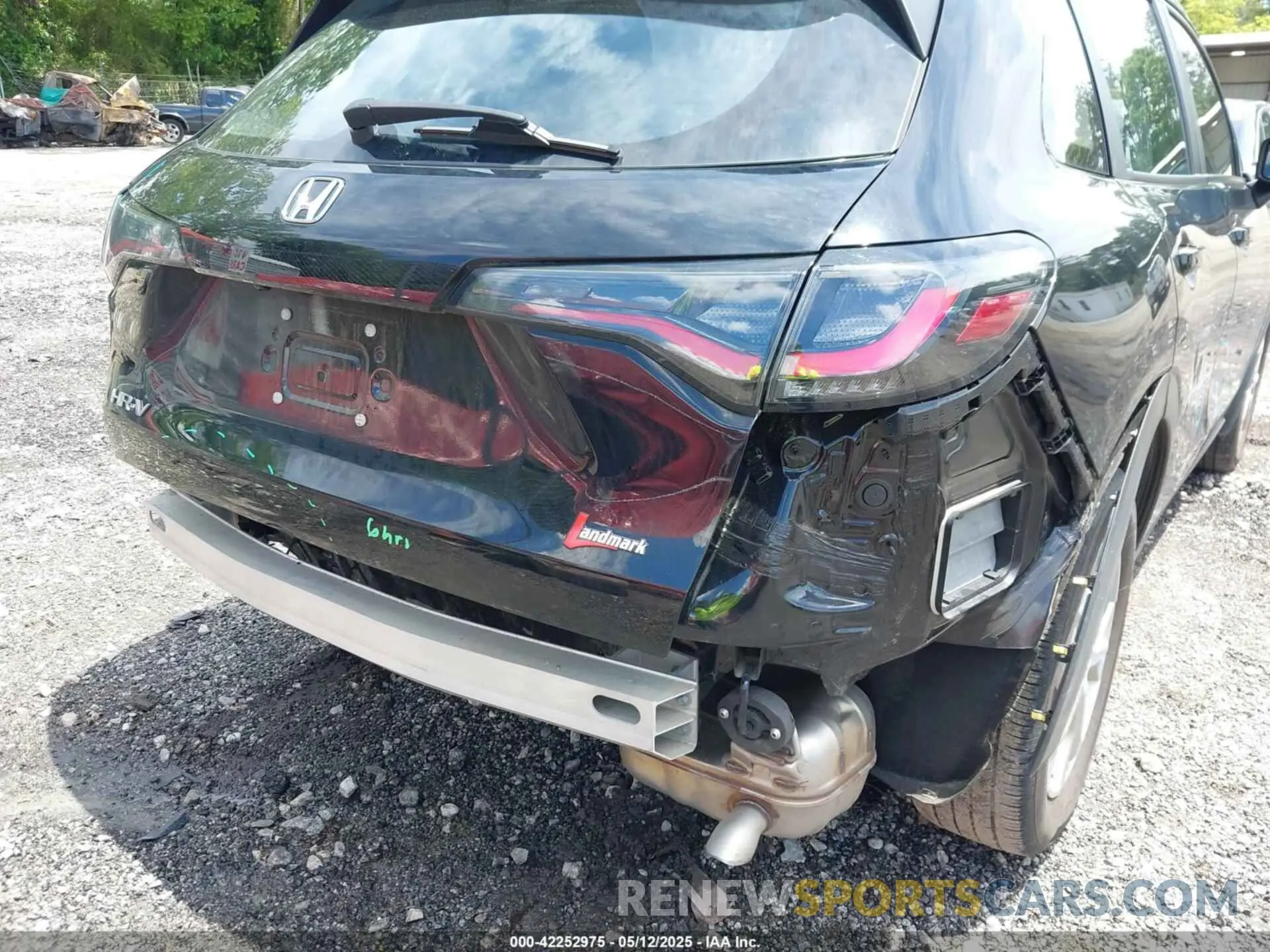 6 Photograph of a damaged car 3CZRZ1H3XPM704984 HONDA HR-V 2023