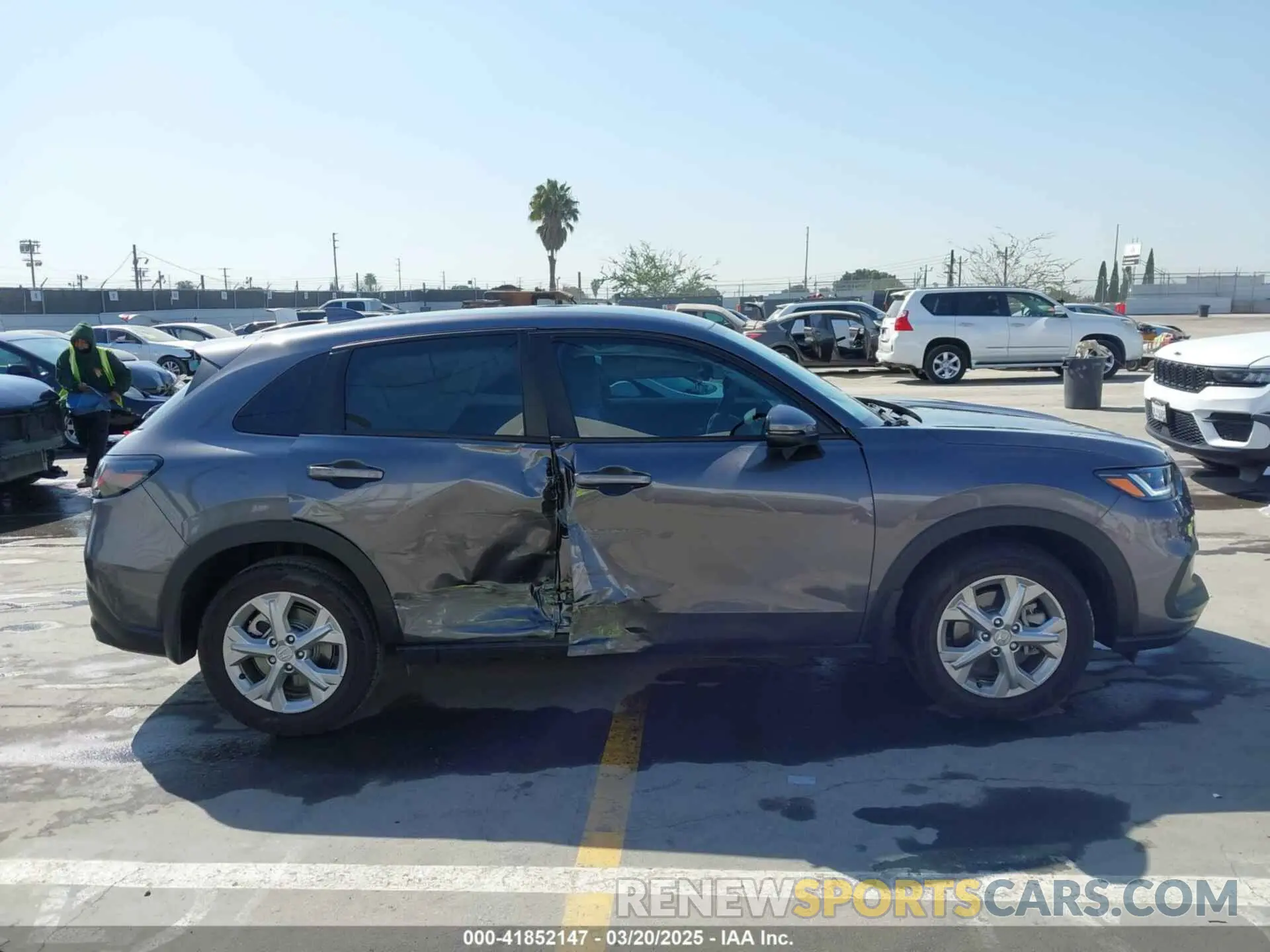 14 Photograph of a damaged car 3CZRZ1H3XPM729920 HONDA HR-V 2023