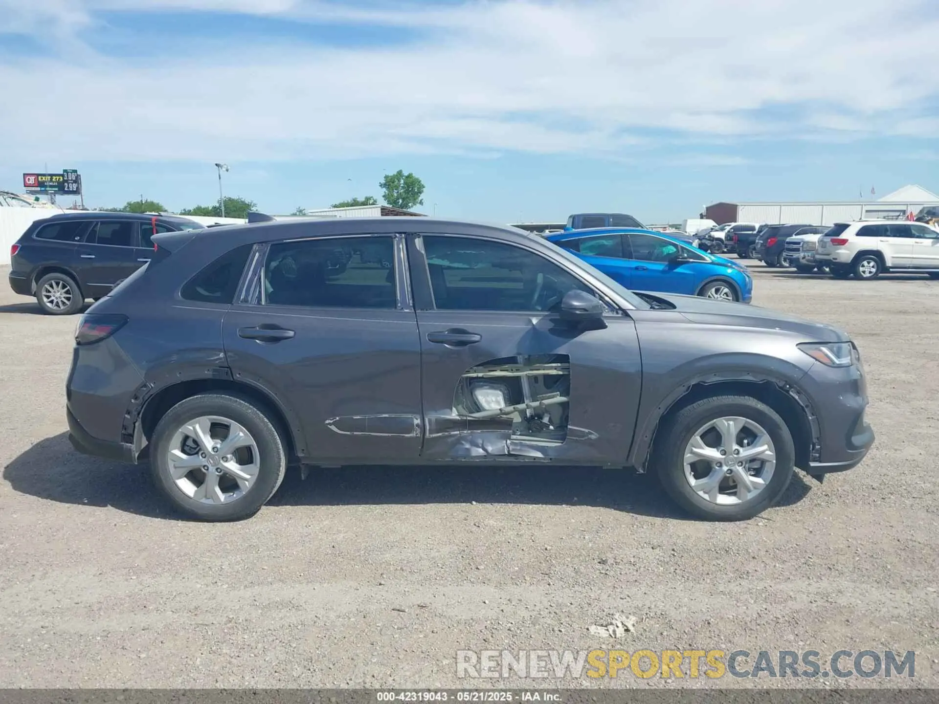 13 Photograph of a damaged car 3CZRZ1H3XPM743347 HONDA HR-V 2023
