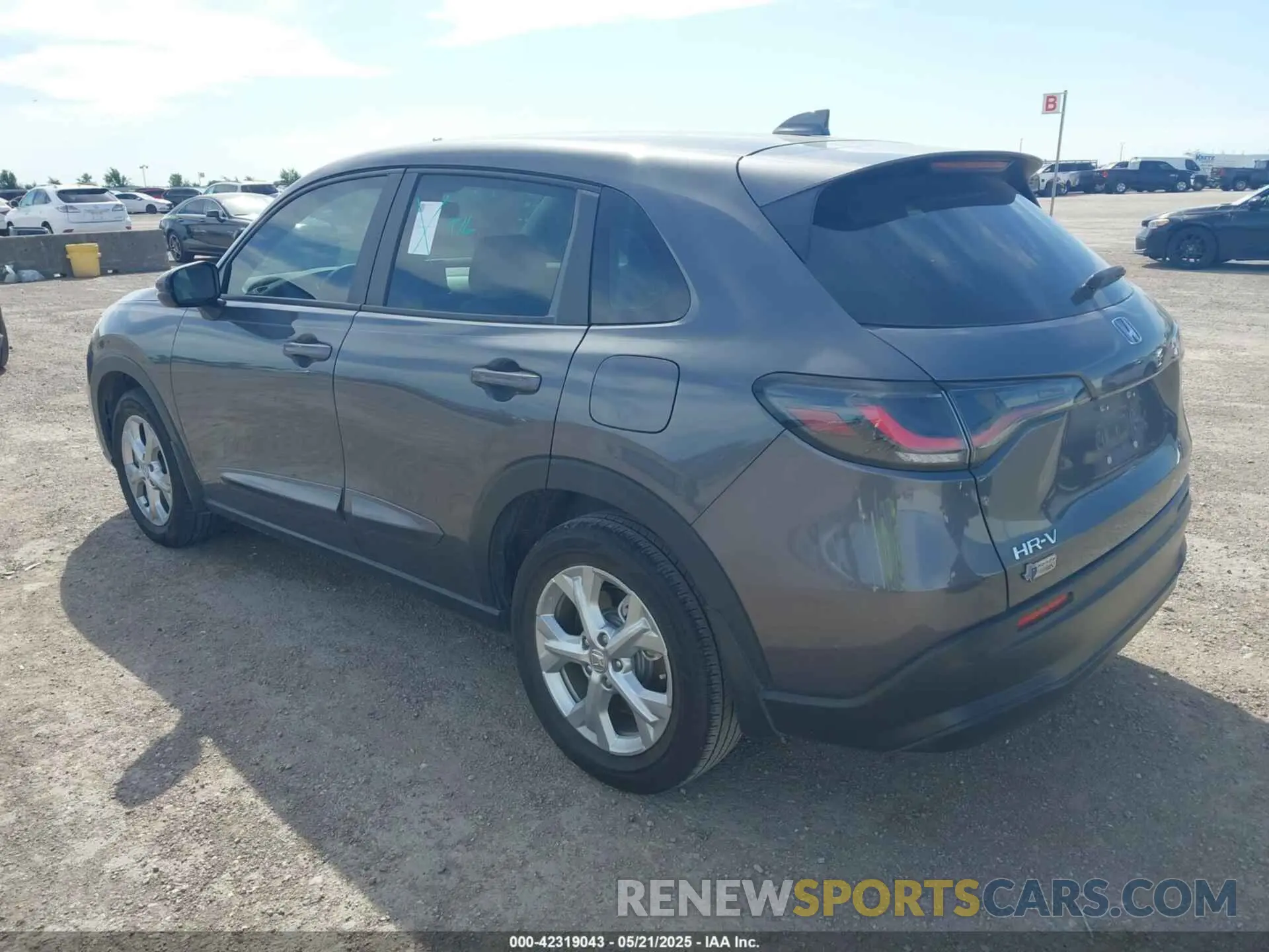 3 Photograph of a damaged car 3CZRZ1H3XPM743347 HONDA HR-V 2023