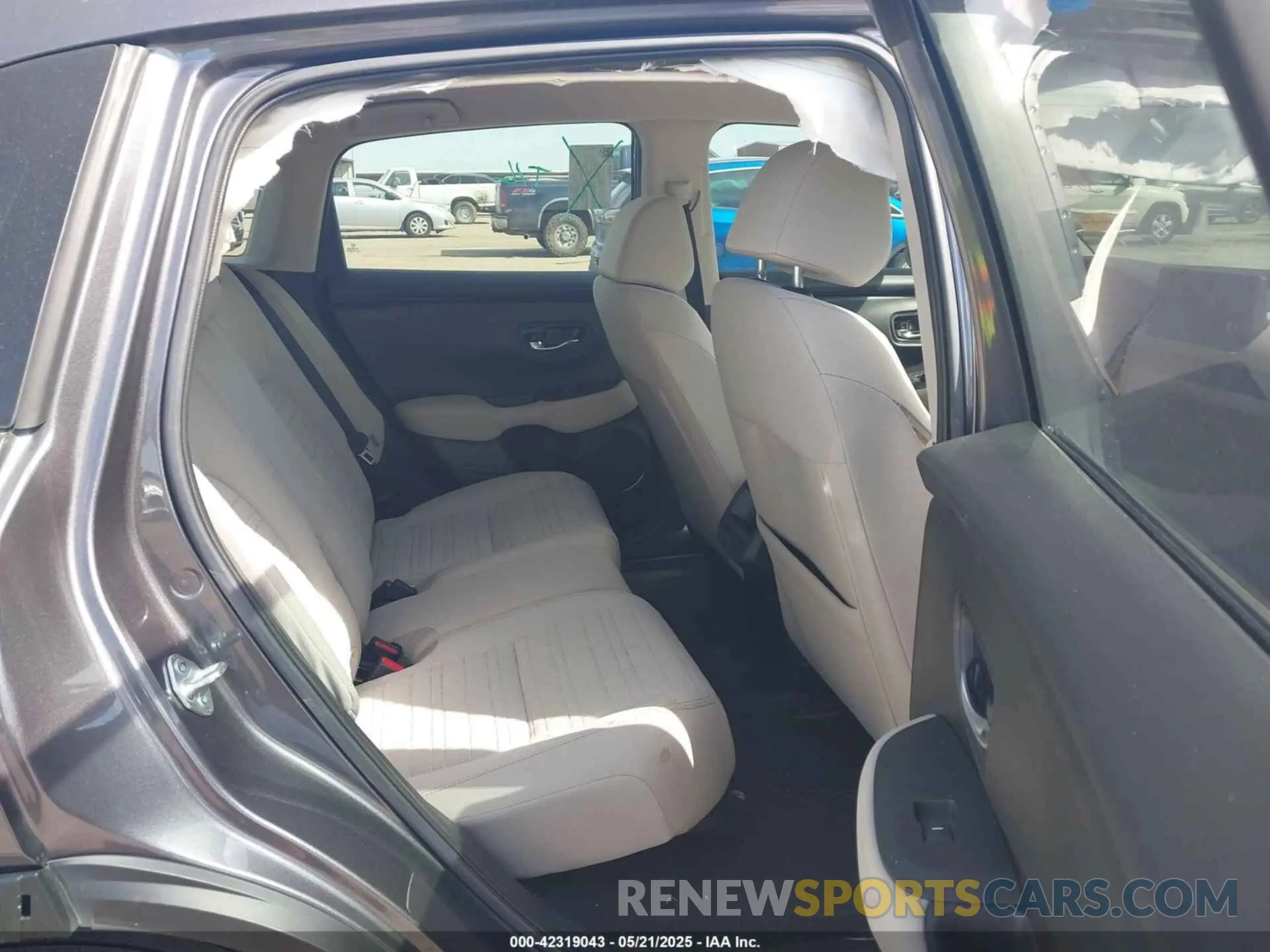 8 Photograph of a damaged car 3CZRZ1H3XPM743347 HONDA HR-V 2023
