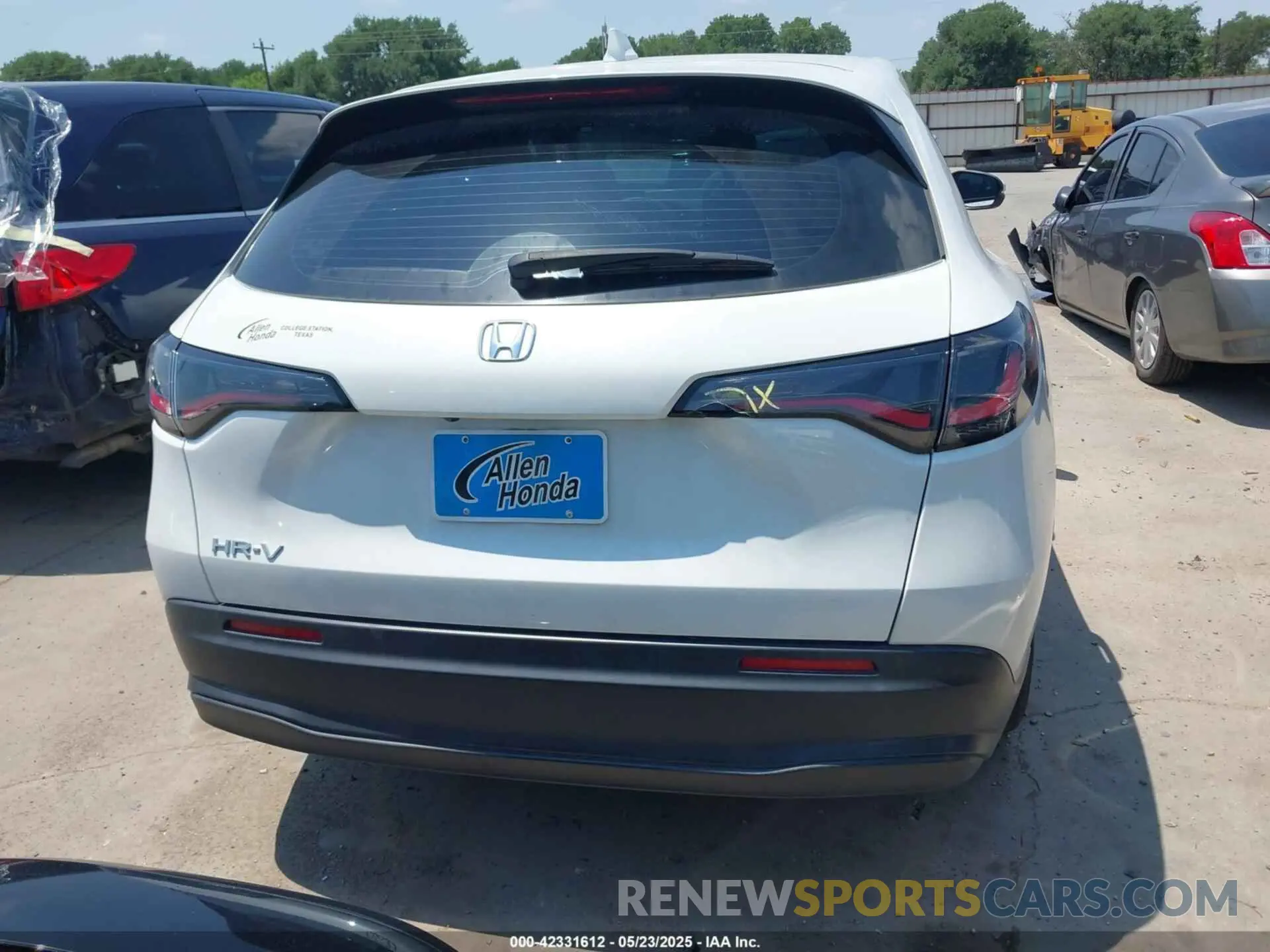 16 Photograph of a damaged car 3CZRZ1H3XPM743705 HONDA HR-V 2023