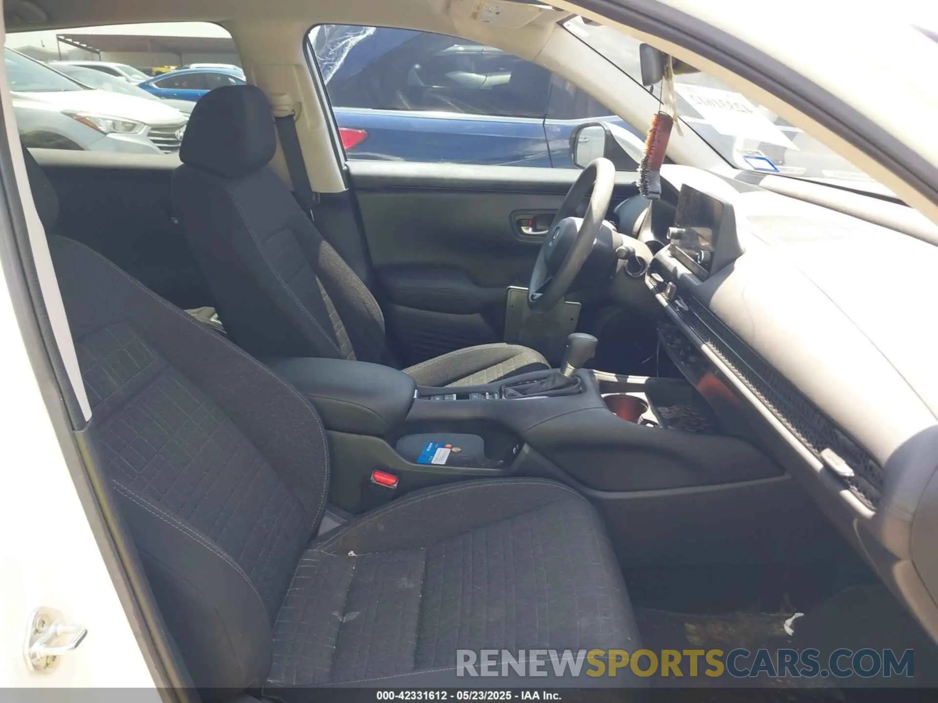 5 Photograph of a damaged car 3CZRZ1H3XPM743705 HONDA HR-V 2023