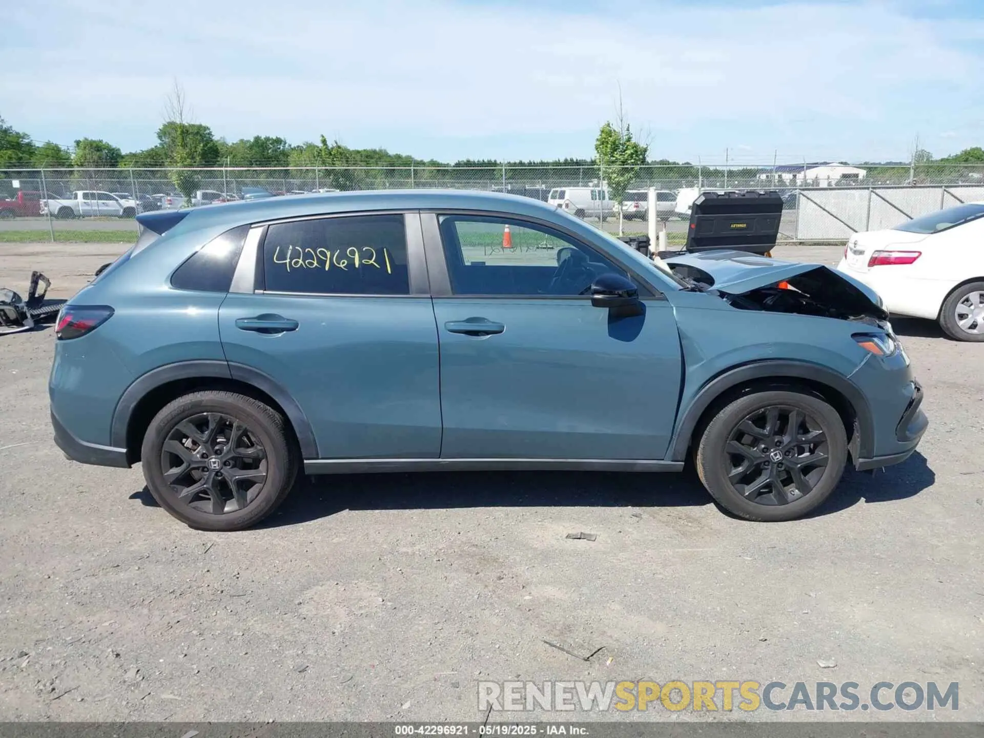 14 Photograph of a damaged car 3CZRZ1H53PM705427 HONDA HR-V 2023