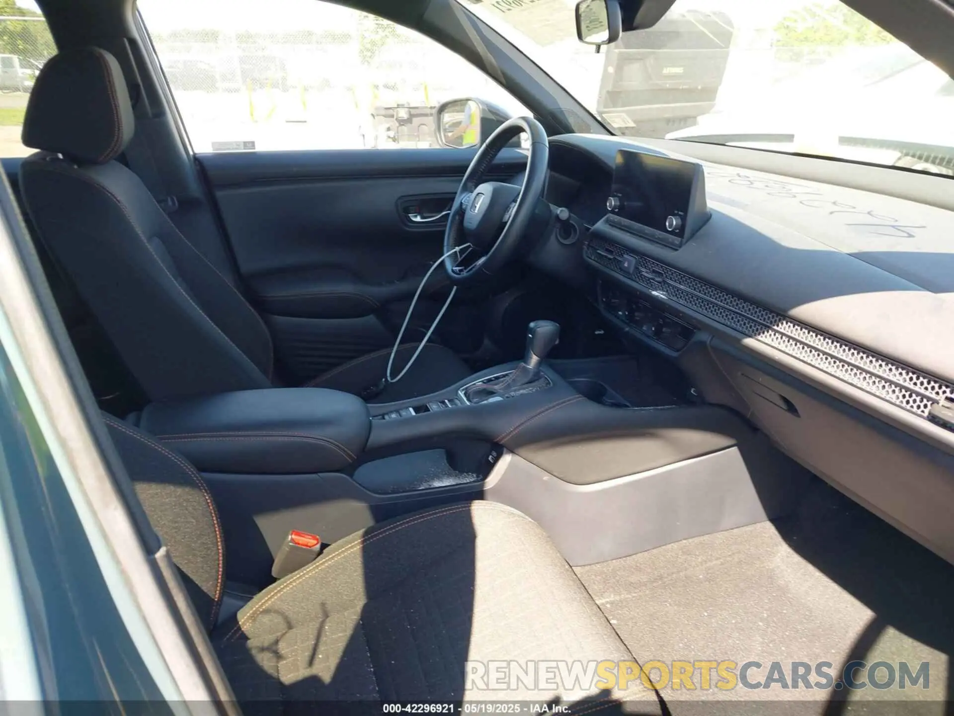 5 Photograph of a damaged car 3CZRZ1H53PM705427 HONDA HR-V 2023
