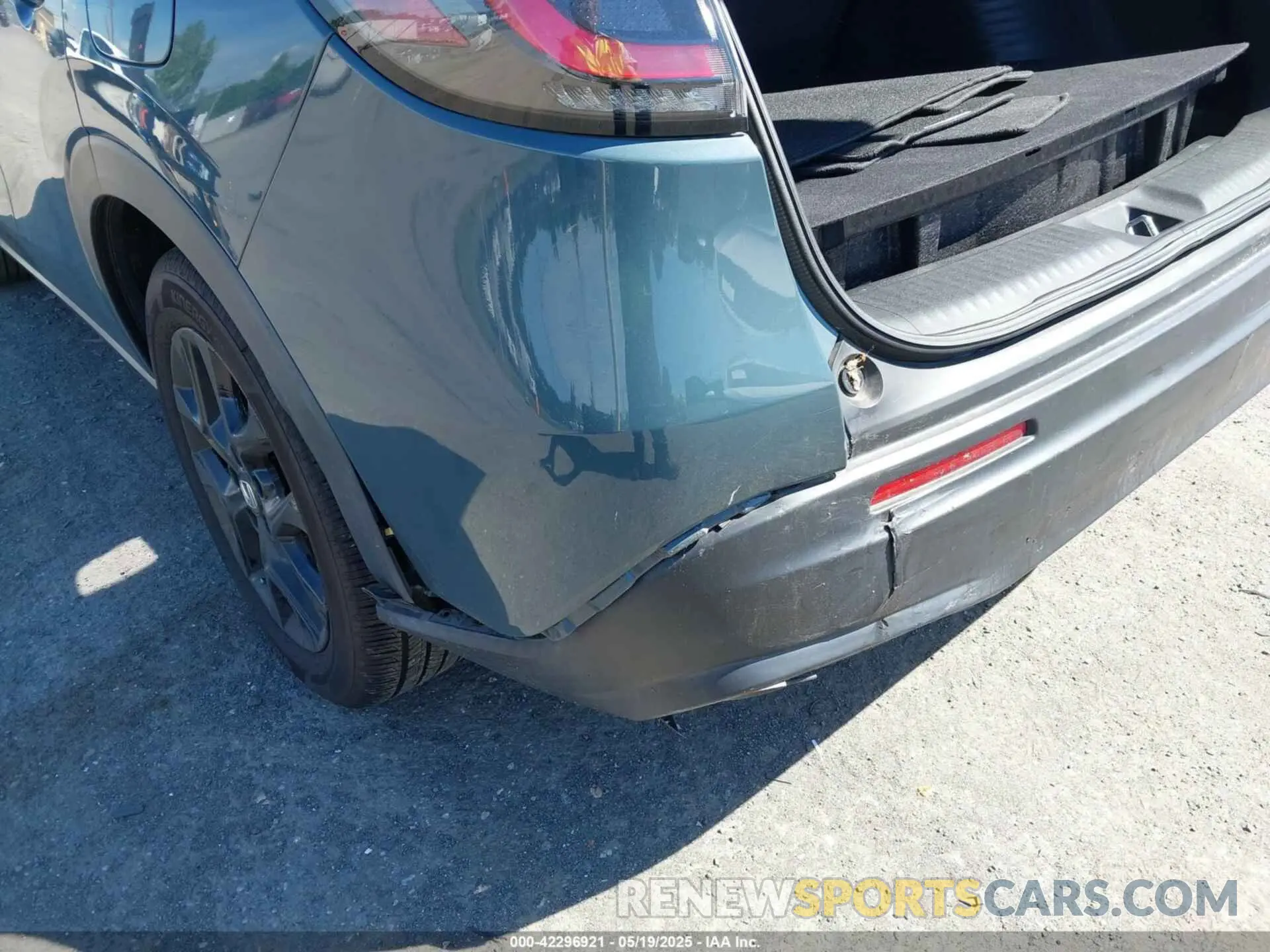 6 Photograph of a damaged car 3CZRZ1H53PM705427 HONDA HR-V 2023
