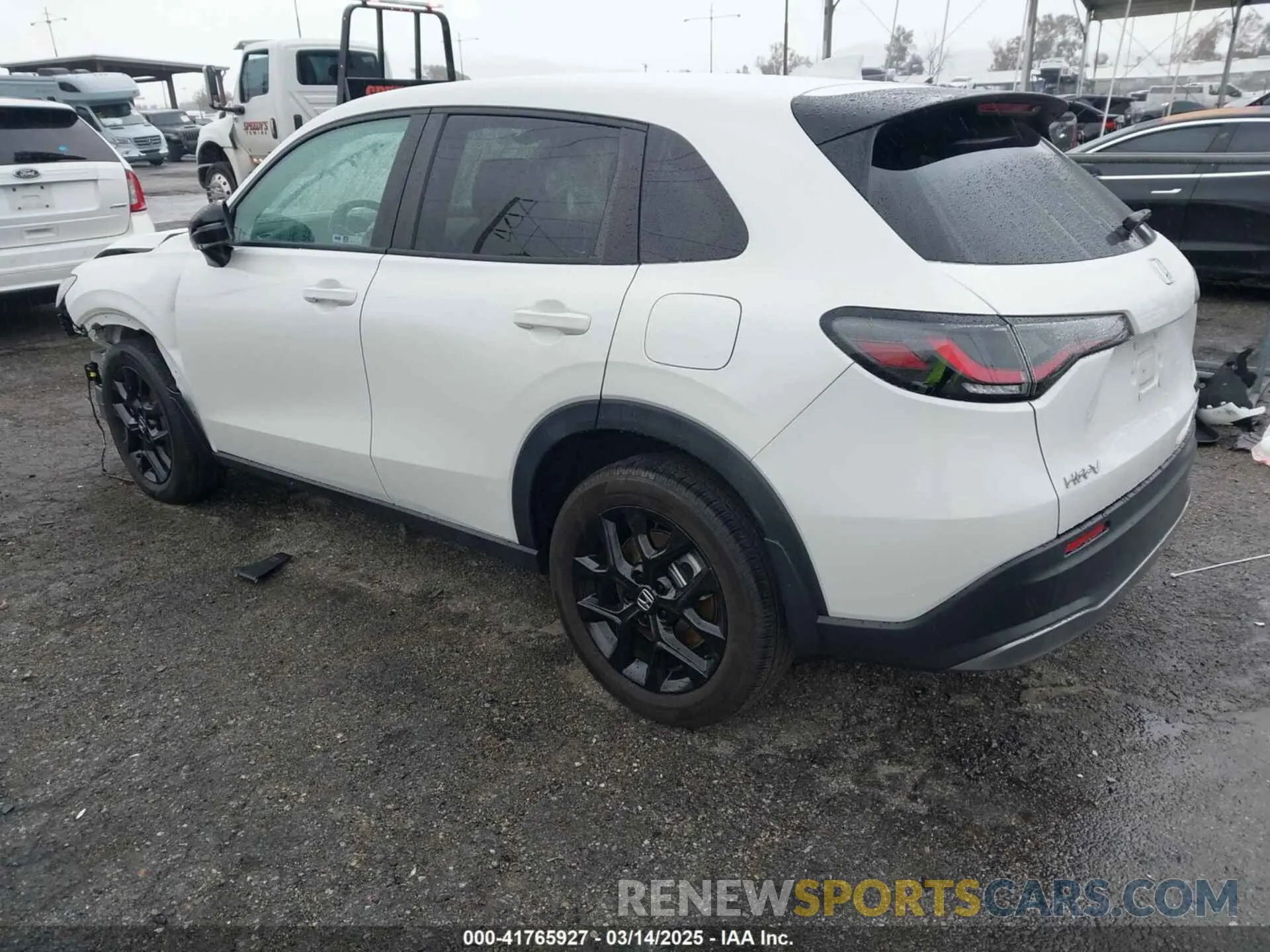 3 Photograph of a damaged car 3CZRZ1H53PM712961 HONDA HR-V 2023