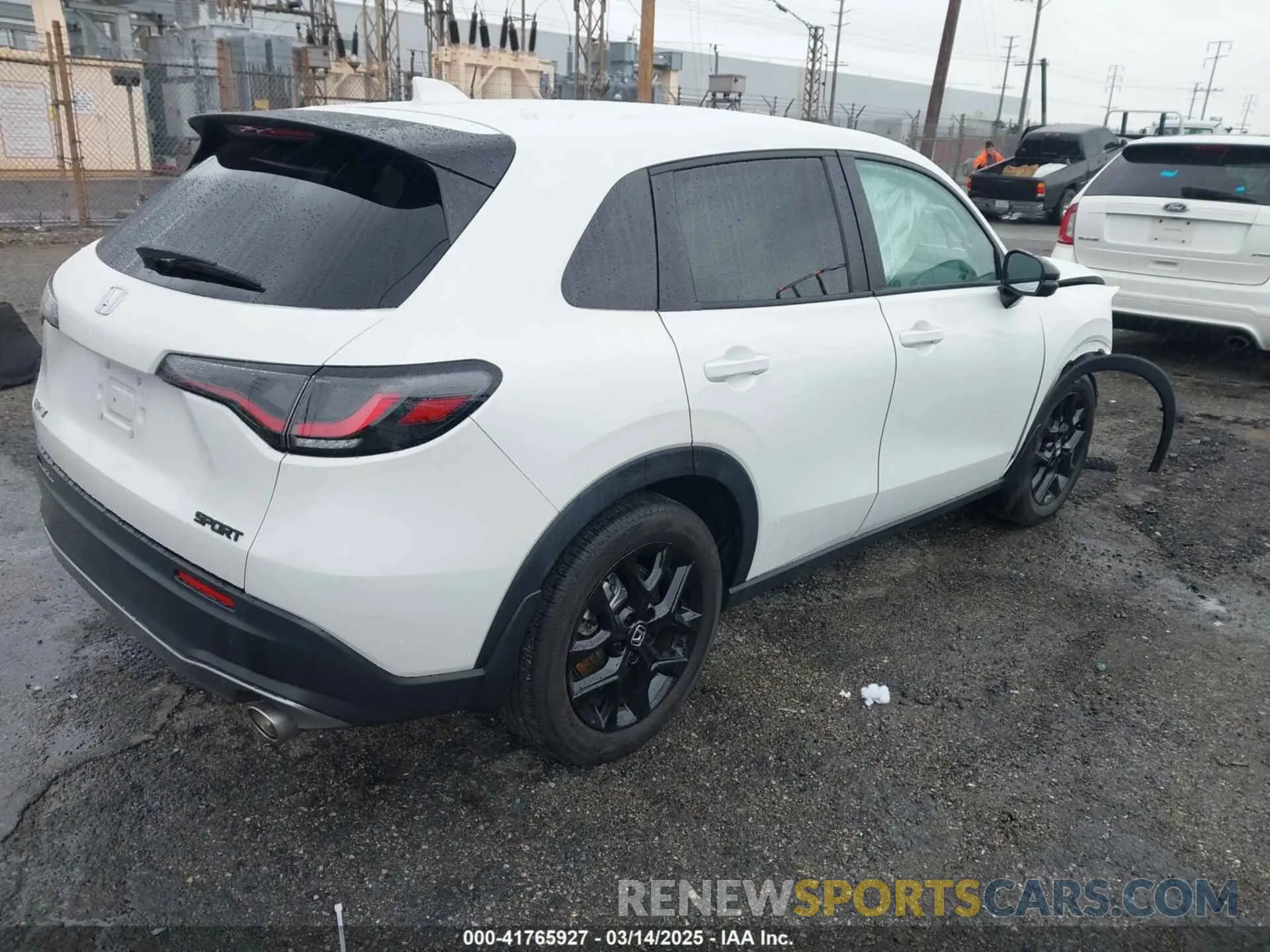 4 Photograph of a damaged car 3CZRZ1H53PM712961 HONDA HR-V 2023