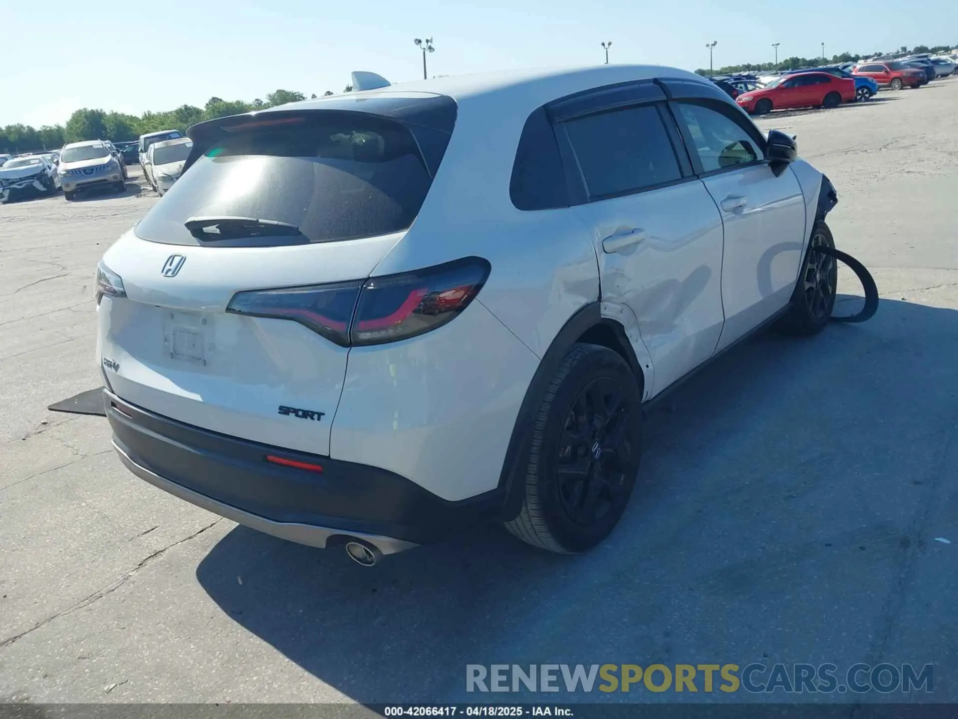 4 Photograph of a damaged car 3CZRZ1H53PM719263 HONDA HR-V 2023