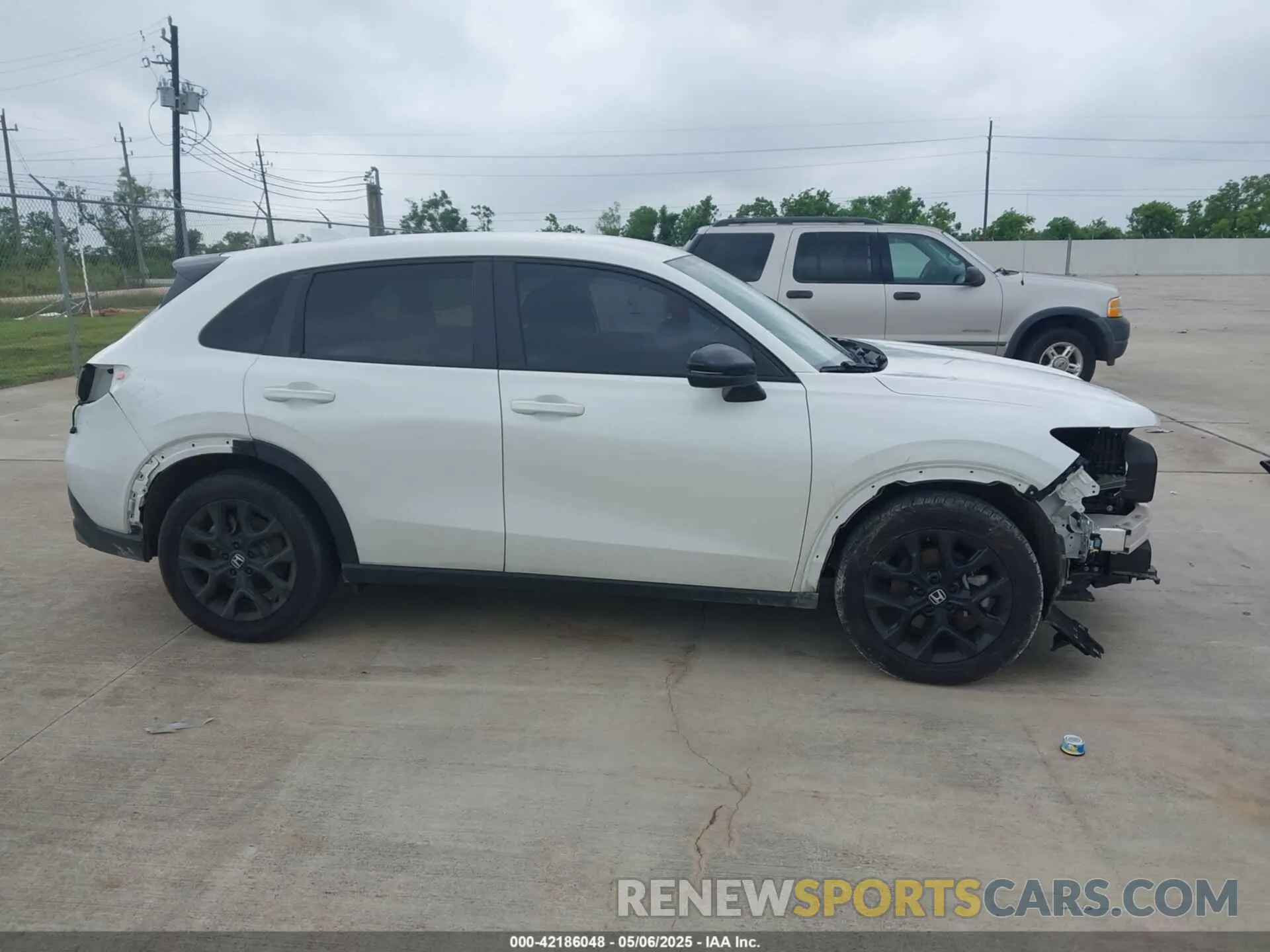 13 Photograph of a damaged car 3CZRZ1H54PM726271 HONDA HR-V 2023