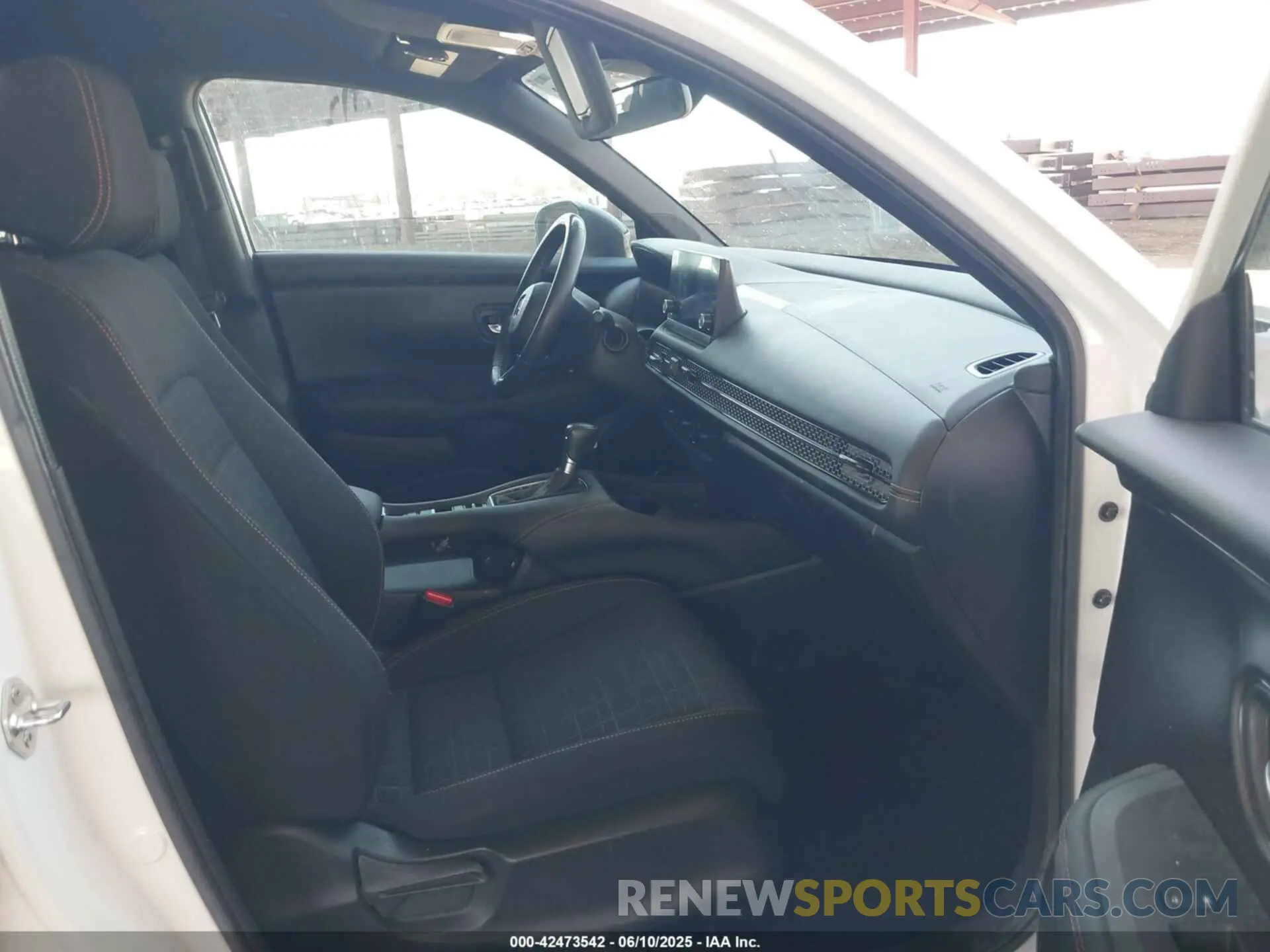 5 Photograph of a damaged car 3CZRZ1H54PM736976 HONDA HR-V 2023