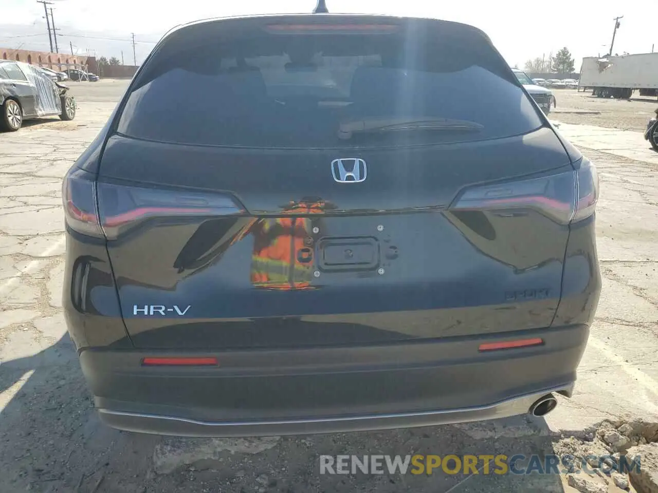 6 Photograph of a damaged car 3CZRZ1H55PM745699 HONDA HR-V 2023