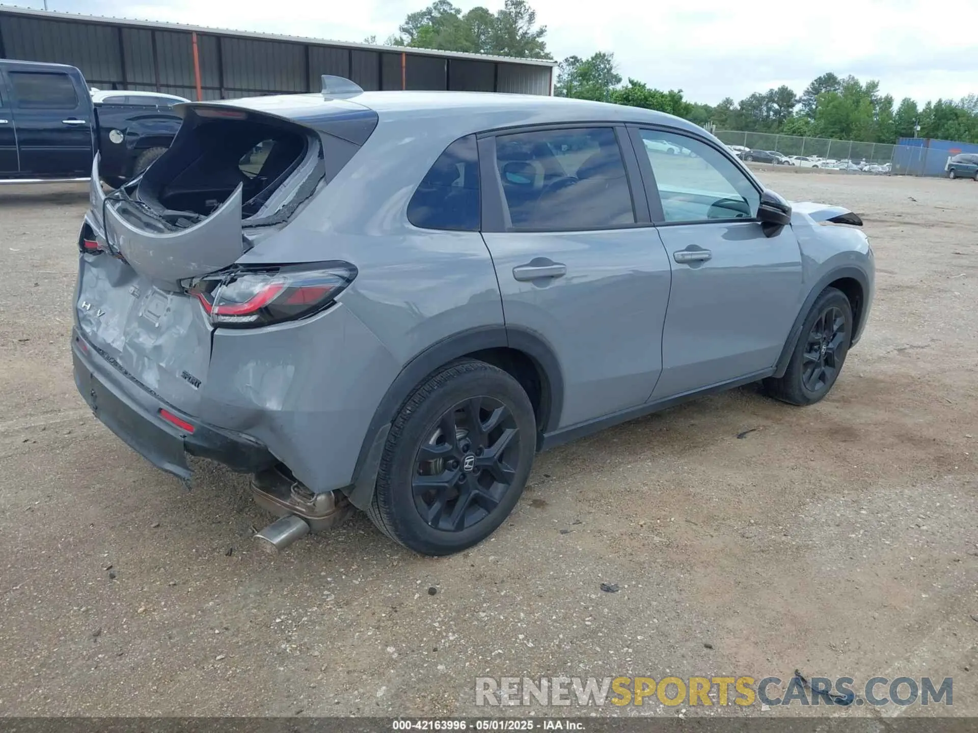 4 Photograph of a damaged car 3CZRZ1H55PM746657 HONDA HR-V 2023