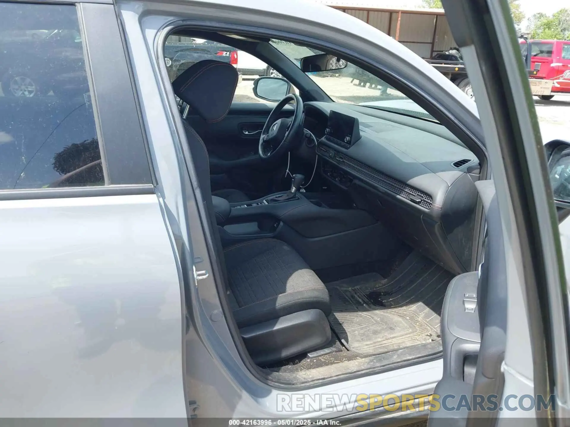5 Photograph of a damaged car 3CZRZ1H55PM746657 HONDA HR-V 2023