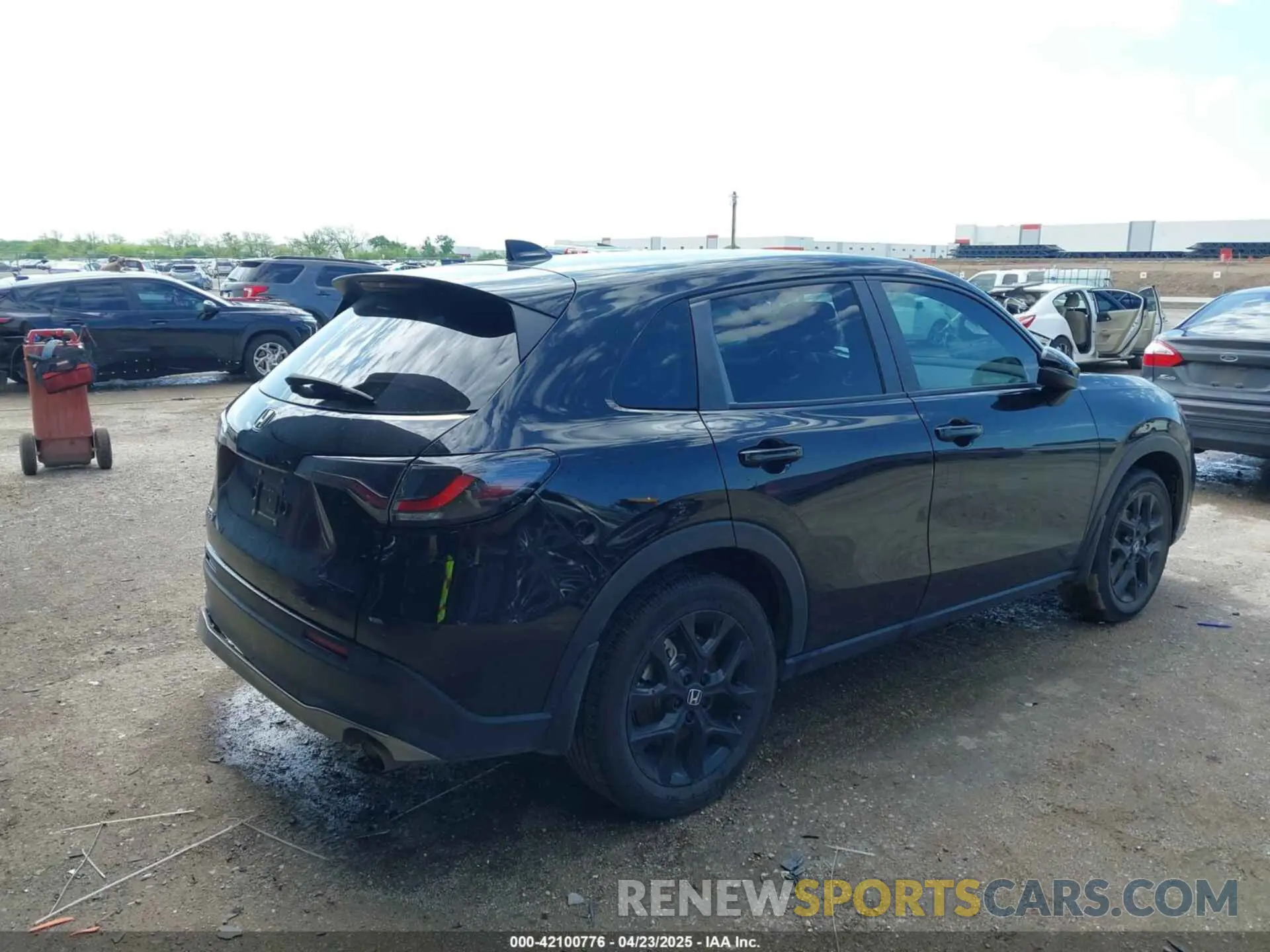 4 Photograph of a damaged car 3CZRZ1H57PM703406 HONDA HR-V 2023