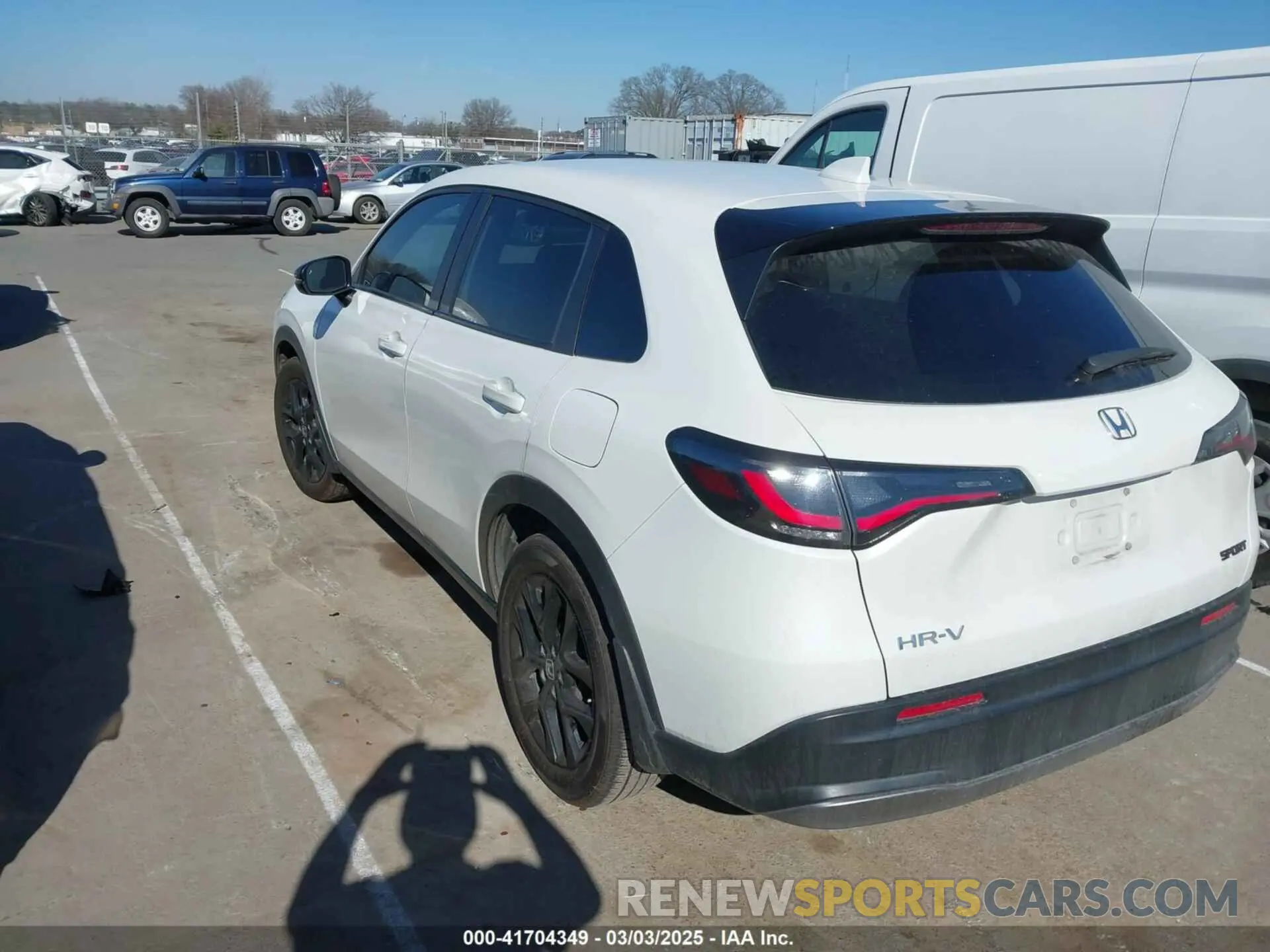 3 Photograph of a damaged car 3CZRZ1H57PM705835 HONDA HR-V 2023