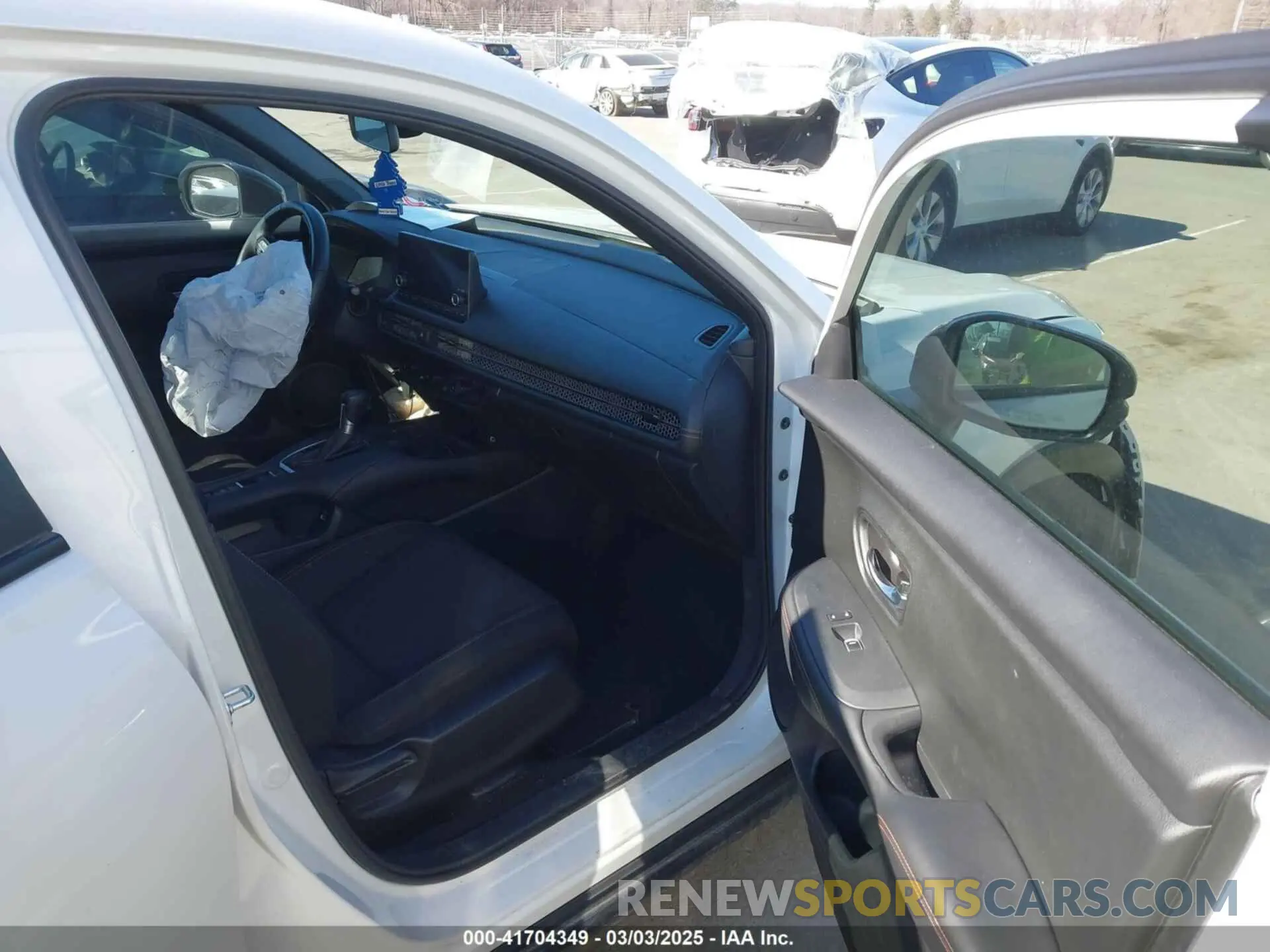5 Photograph of a damaged car 3CZRZ1H57PM705835 HONDA HR-V 2023