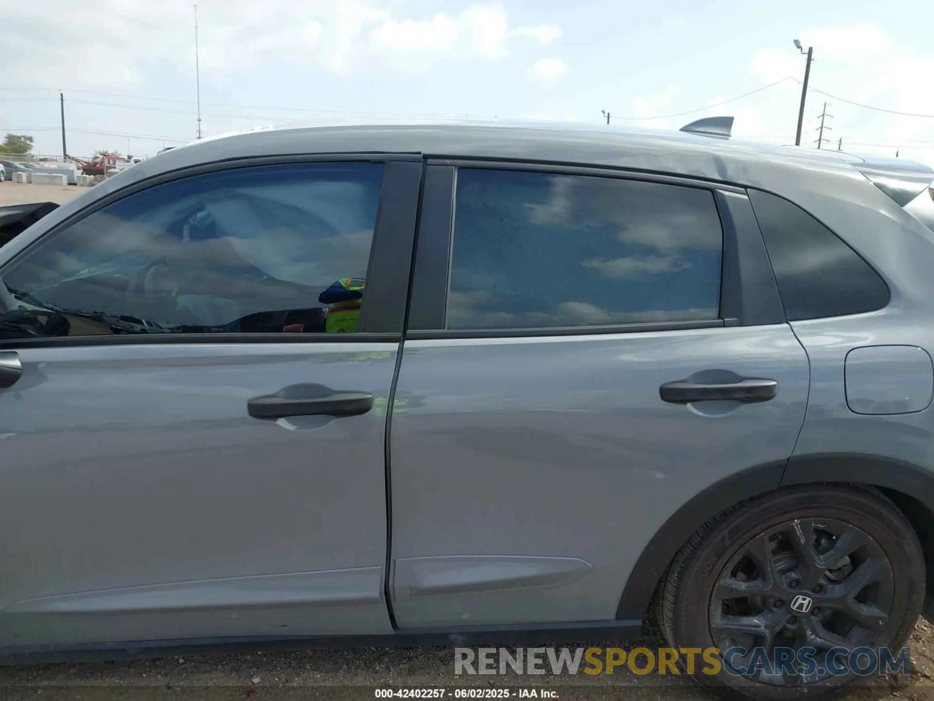 14 Photograph of a damaged car 3CZRZ1H57PM718326 HONDA HR-V 2023