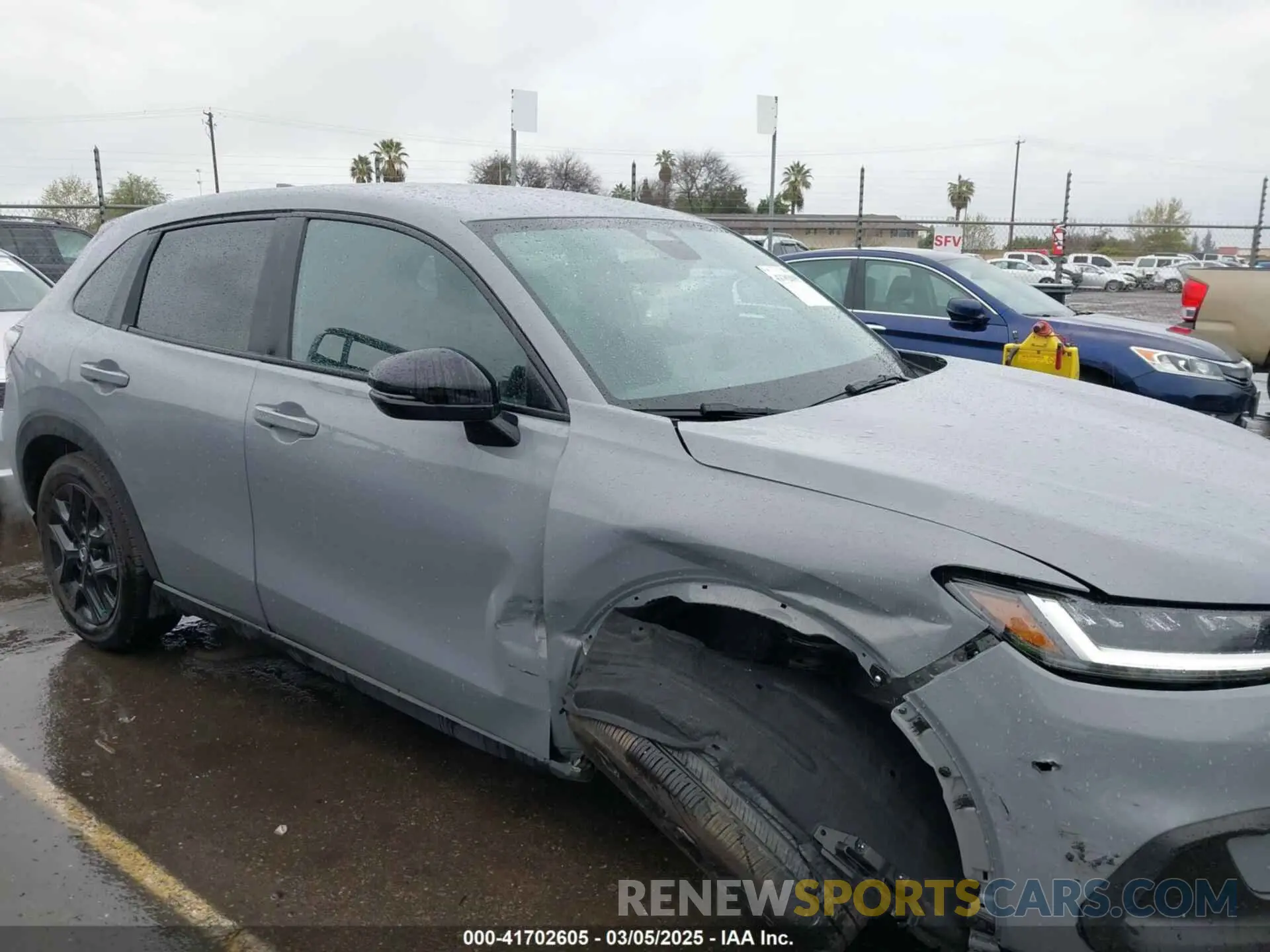 13 Photograph of a damaged car 3CZRZ1H57PM724725 HONDA HR-V 2023