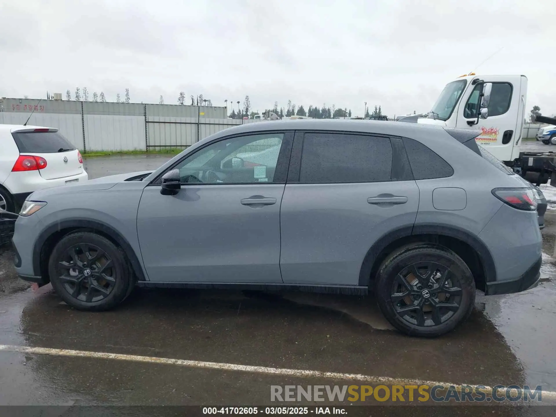 14 Photograph of a damaged car 3CZRZ1H57PM724725 HONDA HR-V 2023