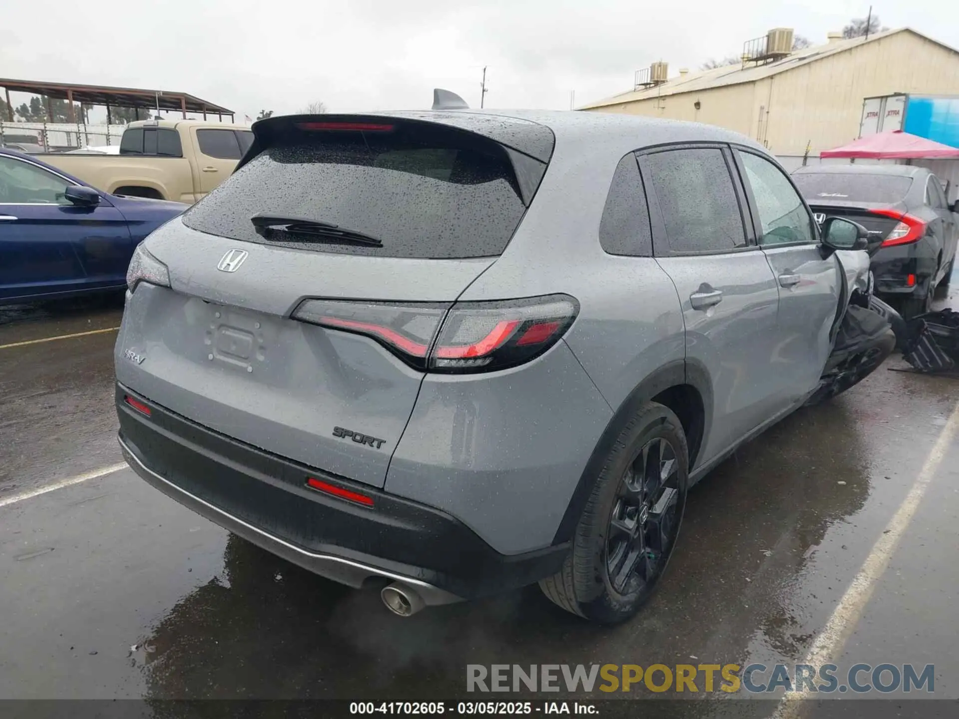 4 Photograph of a damaged car 3CZRZ1H57PM724725 HONDA HR-V 2023