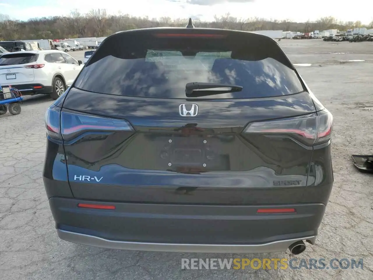 6 Photograph of a damaged car 3CZRZ1H57PM728886 HONDA HR-V 2023