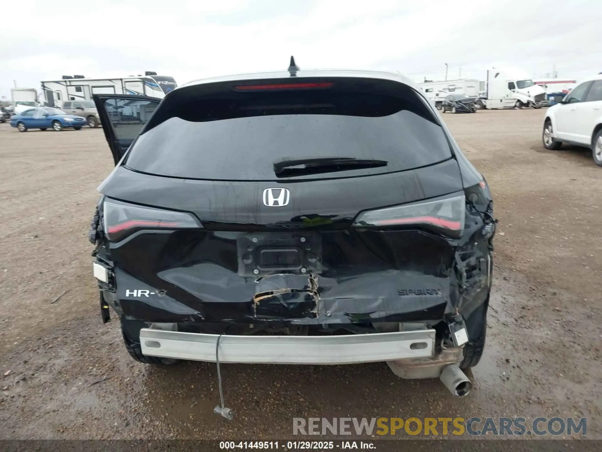 17 Photograph of a damaged car 3CZRZ1H58PM746166 HONDA HR-V 2023