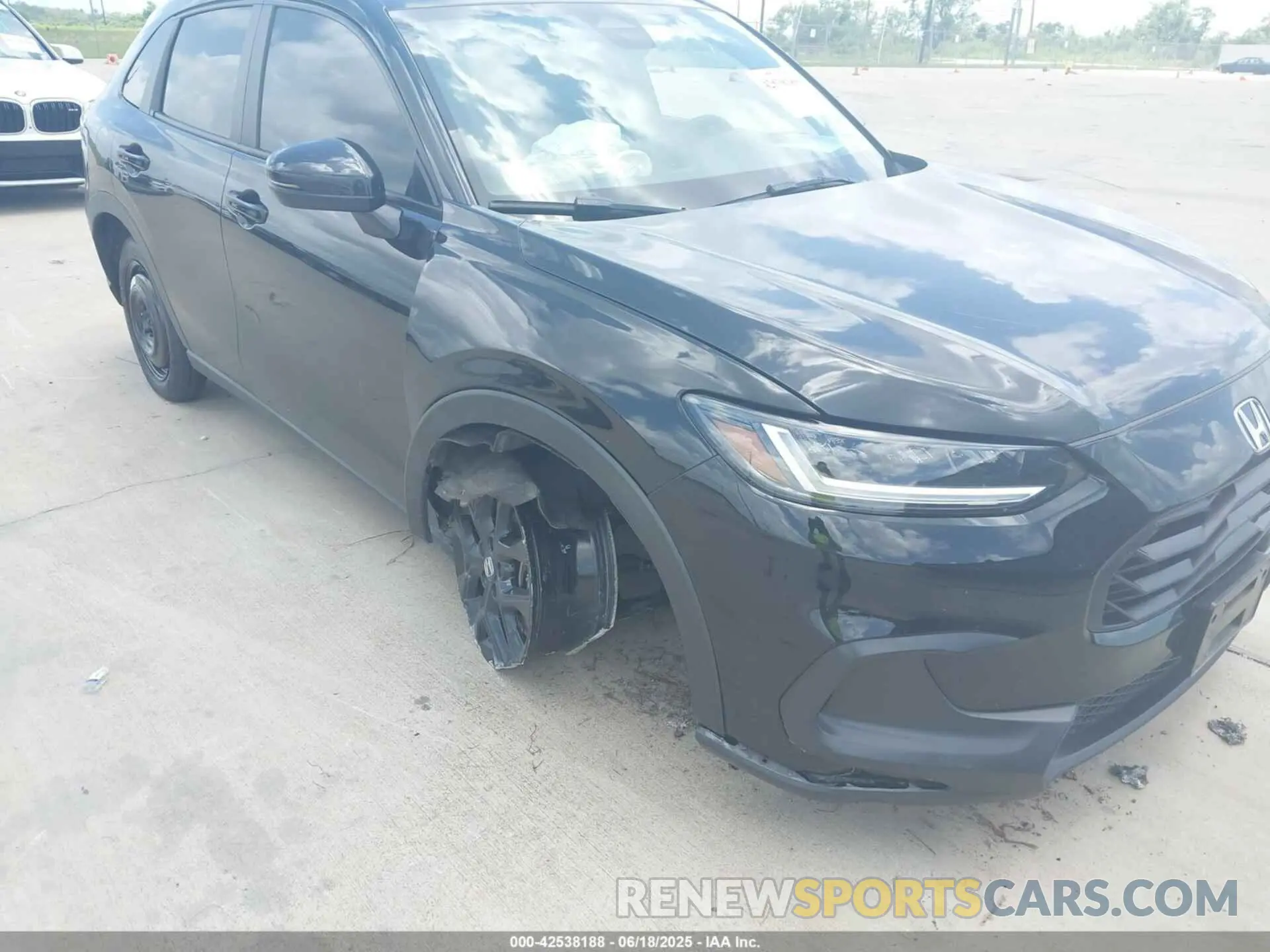 6 Photograph of a damaged car 3CZRZ1H5XPM739462 HONDA HR-V 2023