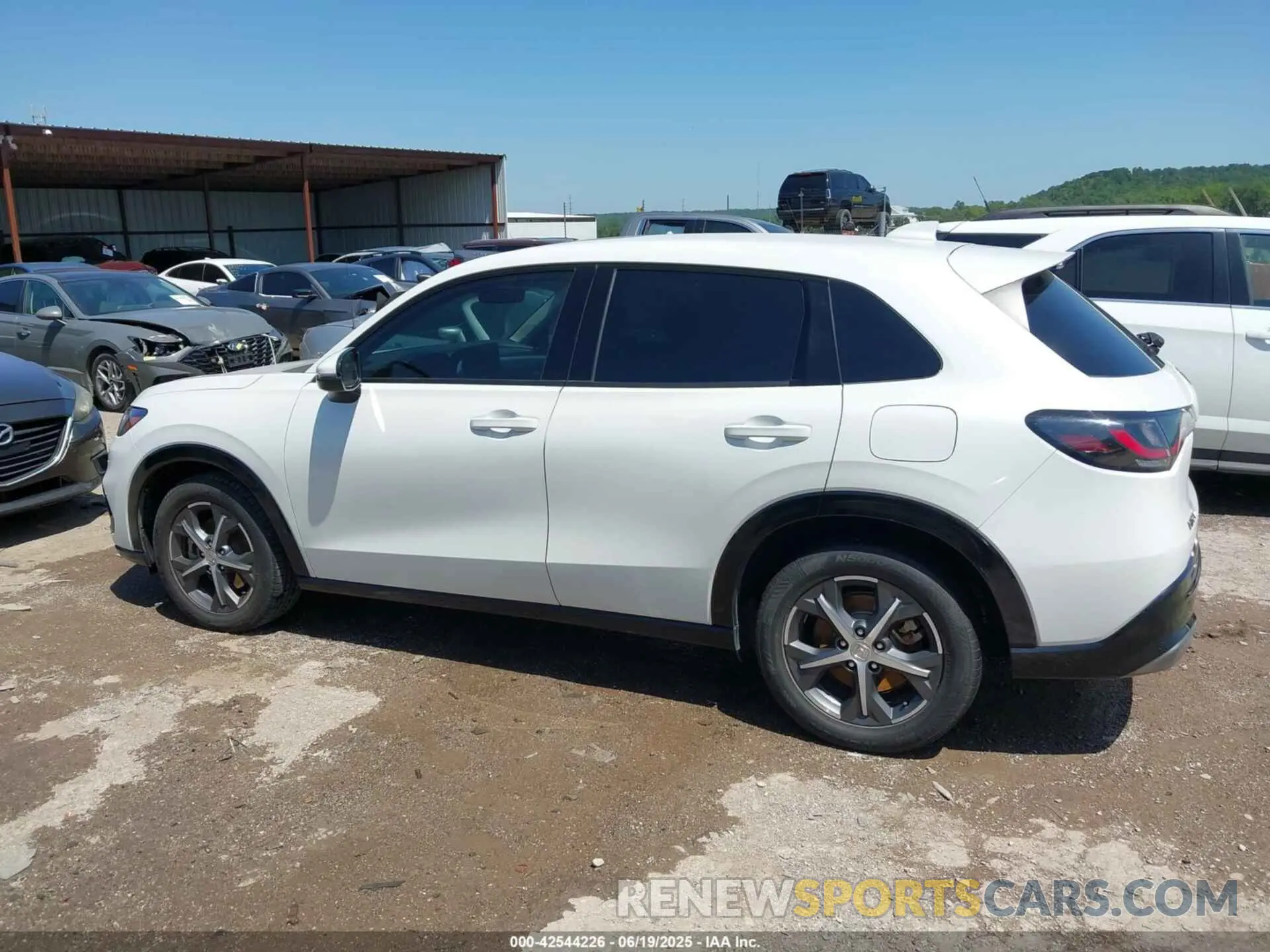13 Photograph of a damaged car 3CZRZ1H70PM700722 HONDA HR-V 2023