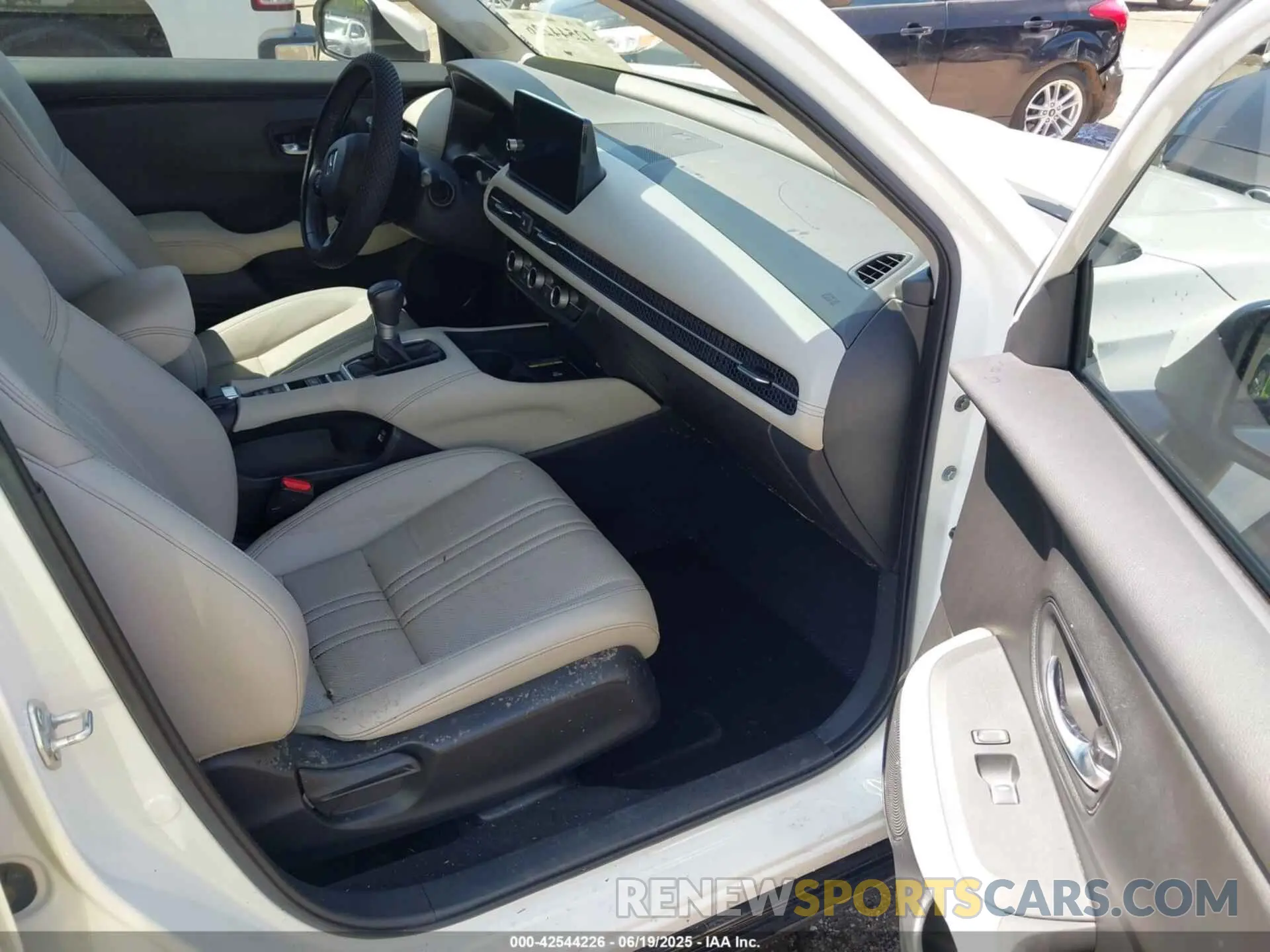 5 Photograph of a damaged car 3CZRZ1H70PM700722 HONDA HR-V 2023