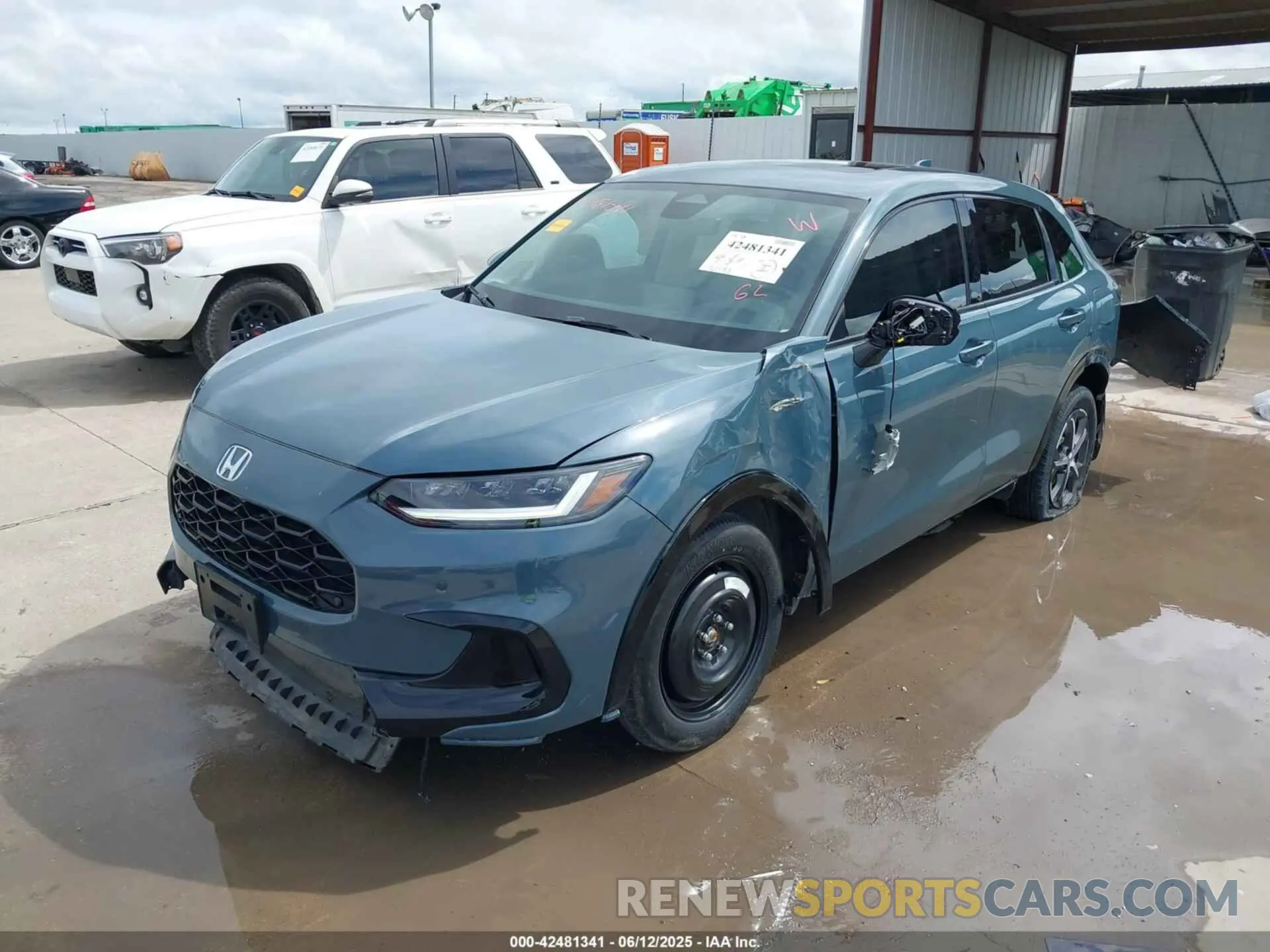 2 Photograph of a damaged car 3CZRZ1H70PM702907 HONDA HR-V 2023