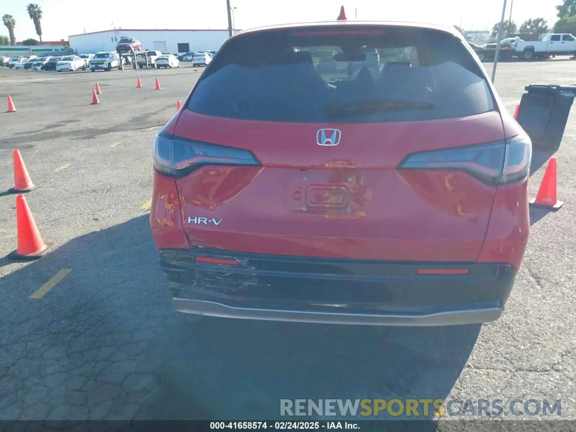16 Photograph of a damaged car 3CZRZ1H70PM708383 HONDA HR-V 2023
