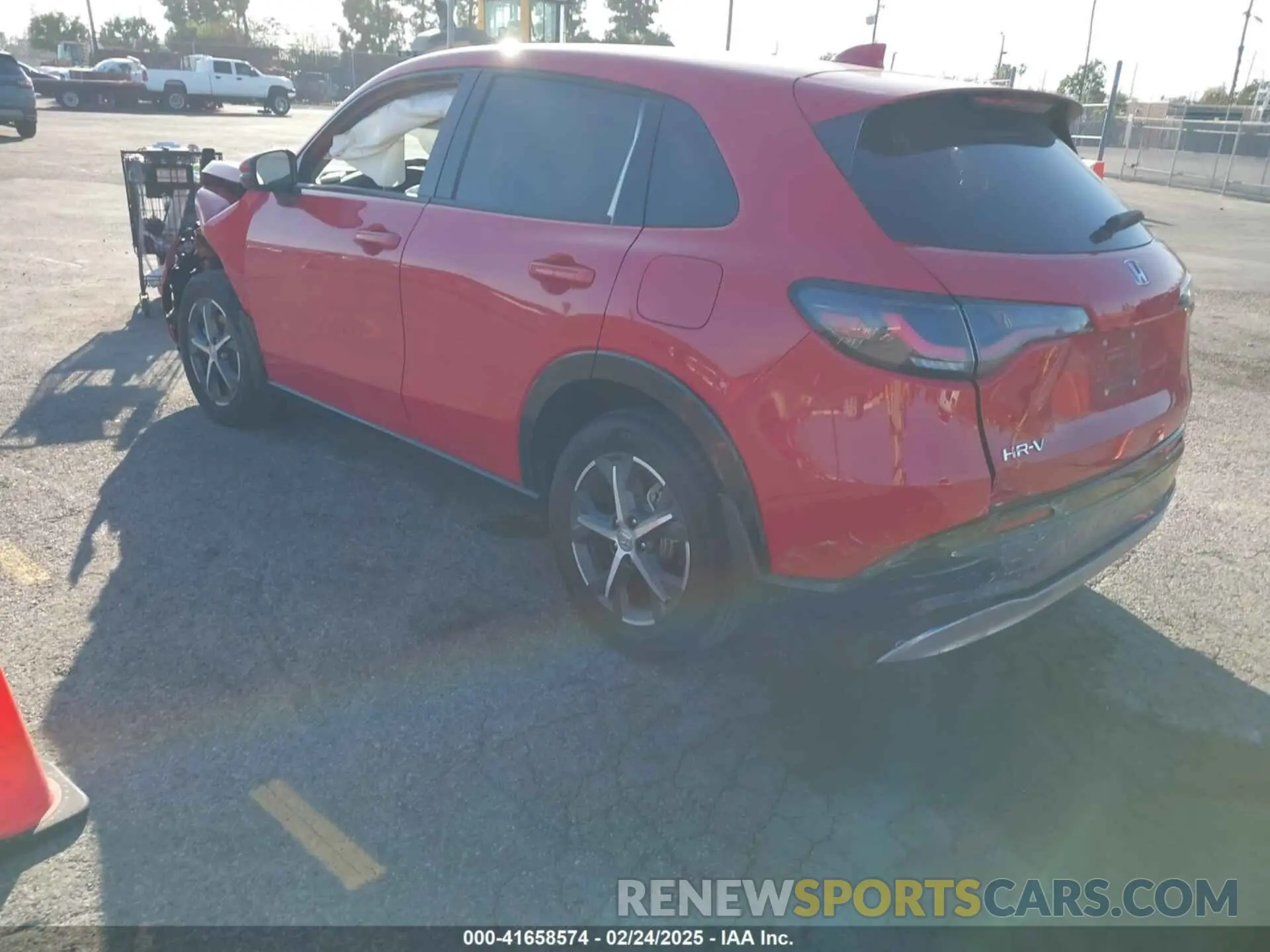 3 Photograph of a damaged car 3CZRZ1H70PM708383 HONDA HR-V 2023