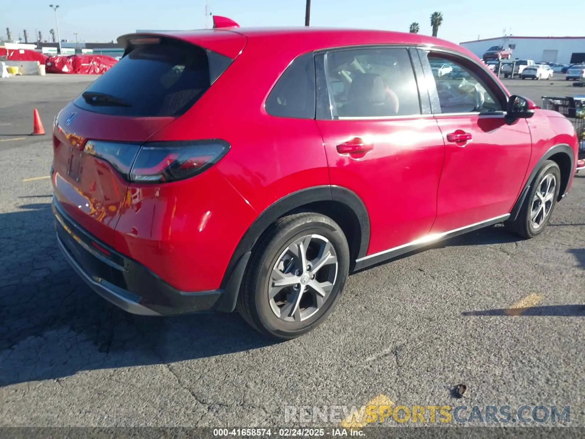 4 Photograph of a damaged car 3CZRZ1H70PM708383 HONDA HR-V 2023