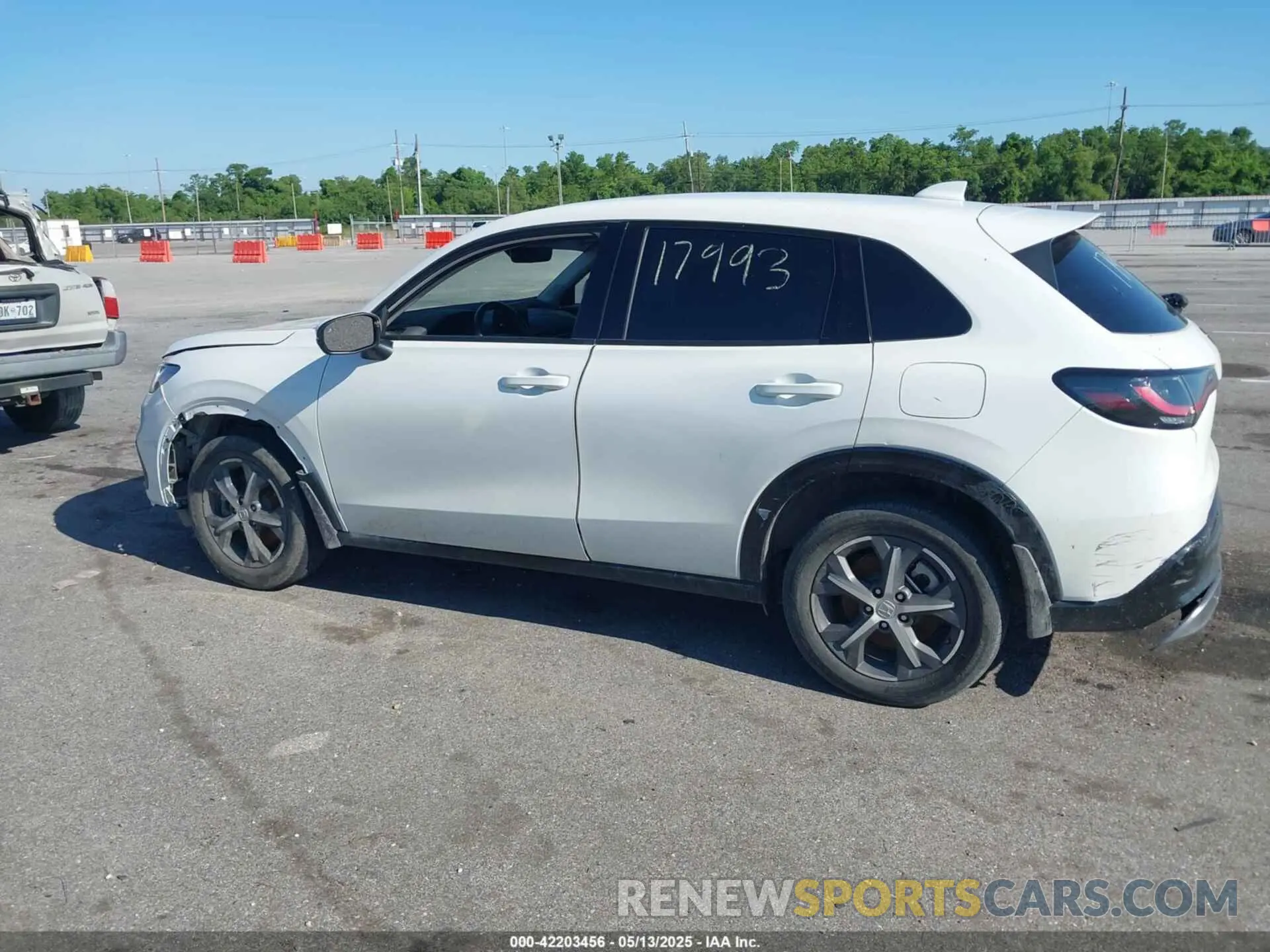13 Photograph of a damaged car 3CZRZ1H71PM728061 HONDA HR-V 2023