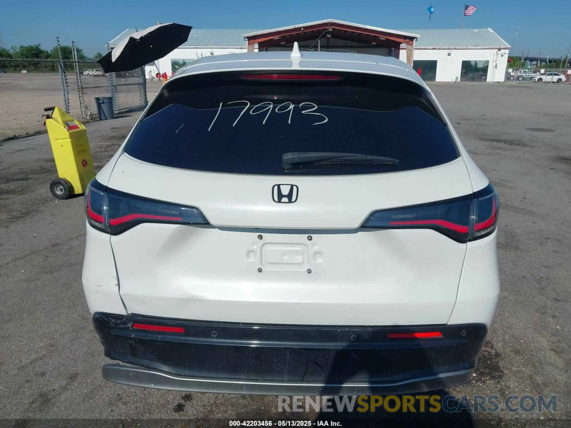 15 Photograph of a damaged car 3CZRZ1H71PM728061 HONDA HR-V 2023
