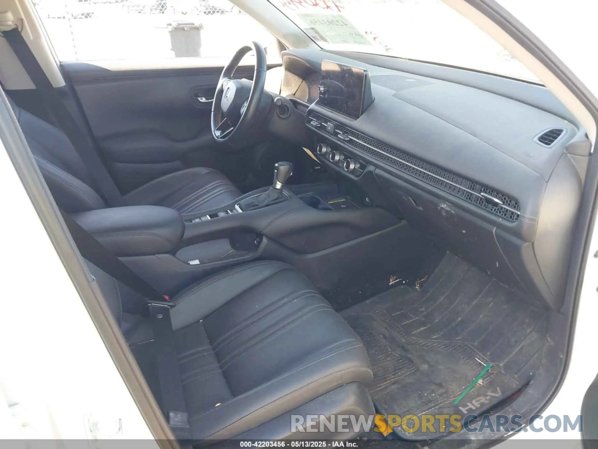 5 Photograph of a damaged car 3CZRZ1H71PM728061 HONDA HR-V 2023