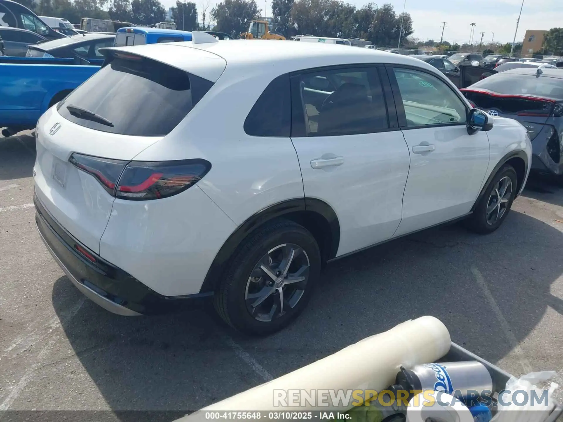 4 Photograph of a damaged car 3CZRZ1H71PM734314 HONDA HR-V 2023