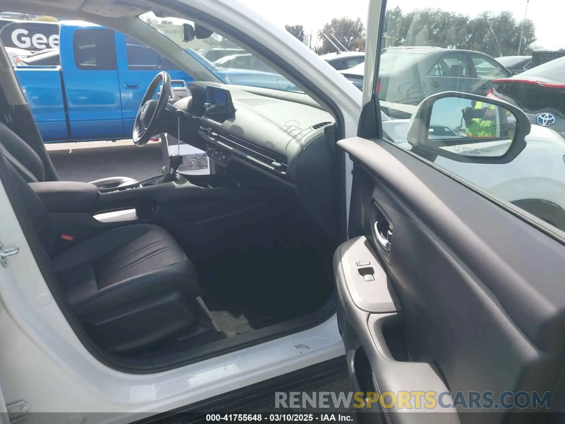 5 Photograph of a damaged car 3CZRZ1H71PM734314 HONDA HR-V 2023