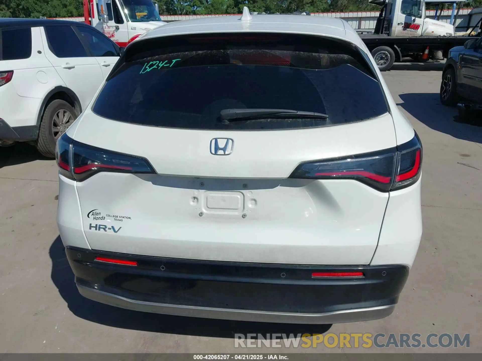16 Photograph of a damaged car 3CZRZ1H72PM710748 HONDA HR-V 2023
