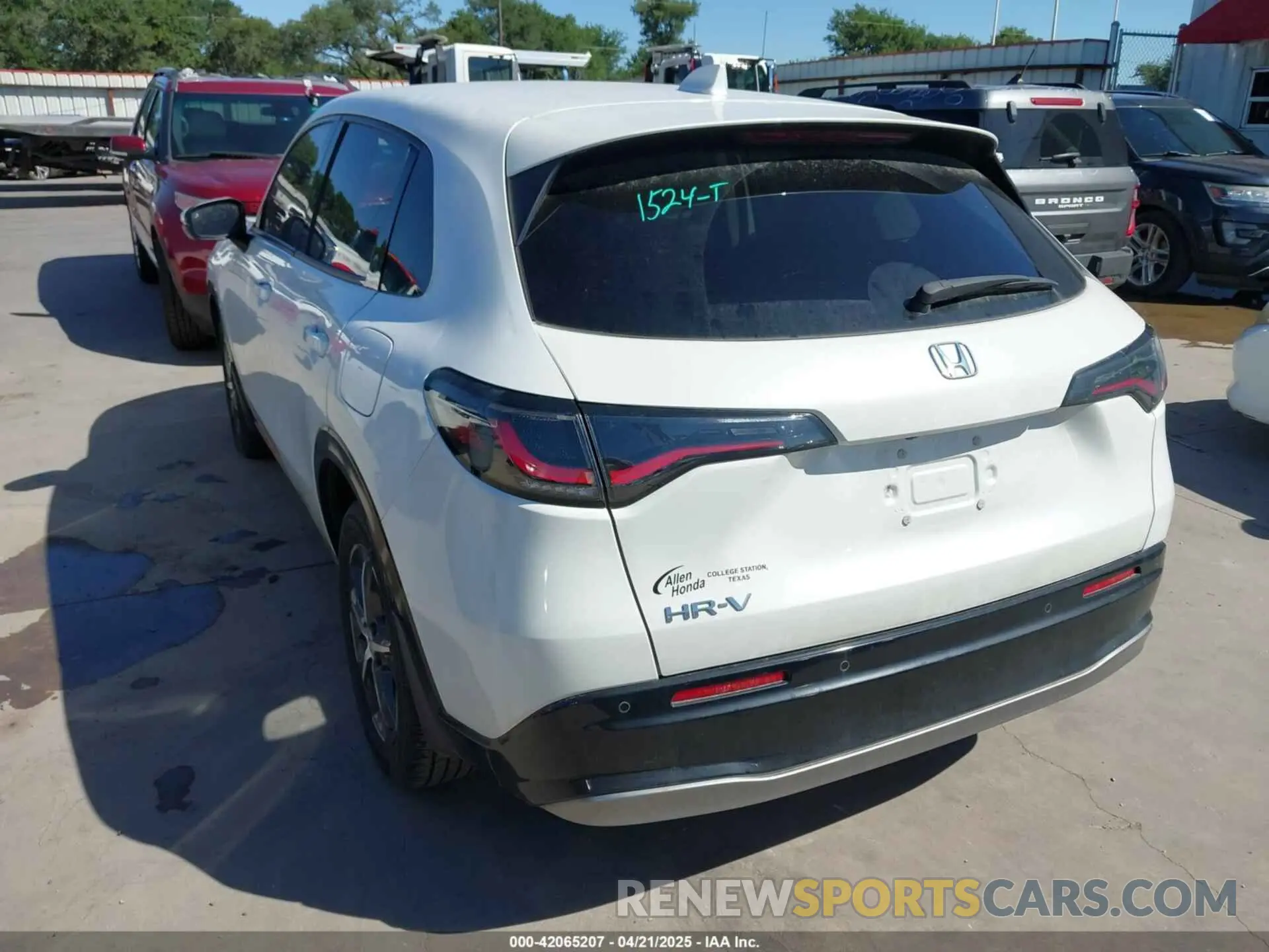 3 Photograph of a damaged car 3CZRZ1H72PM710748 HONDA HR-V 2023