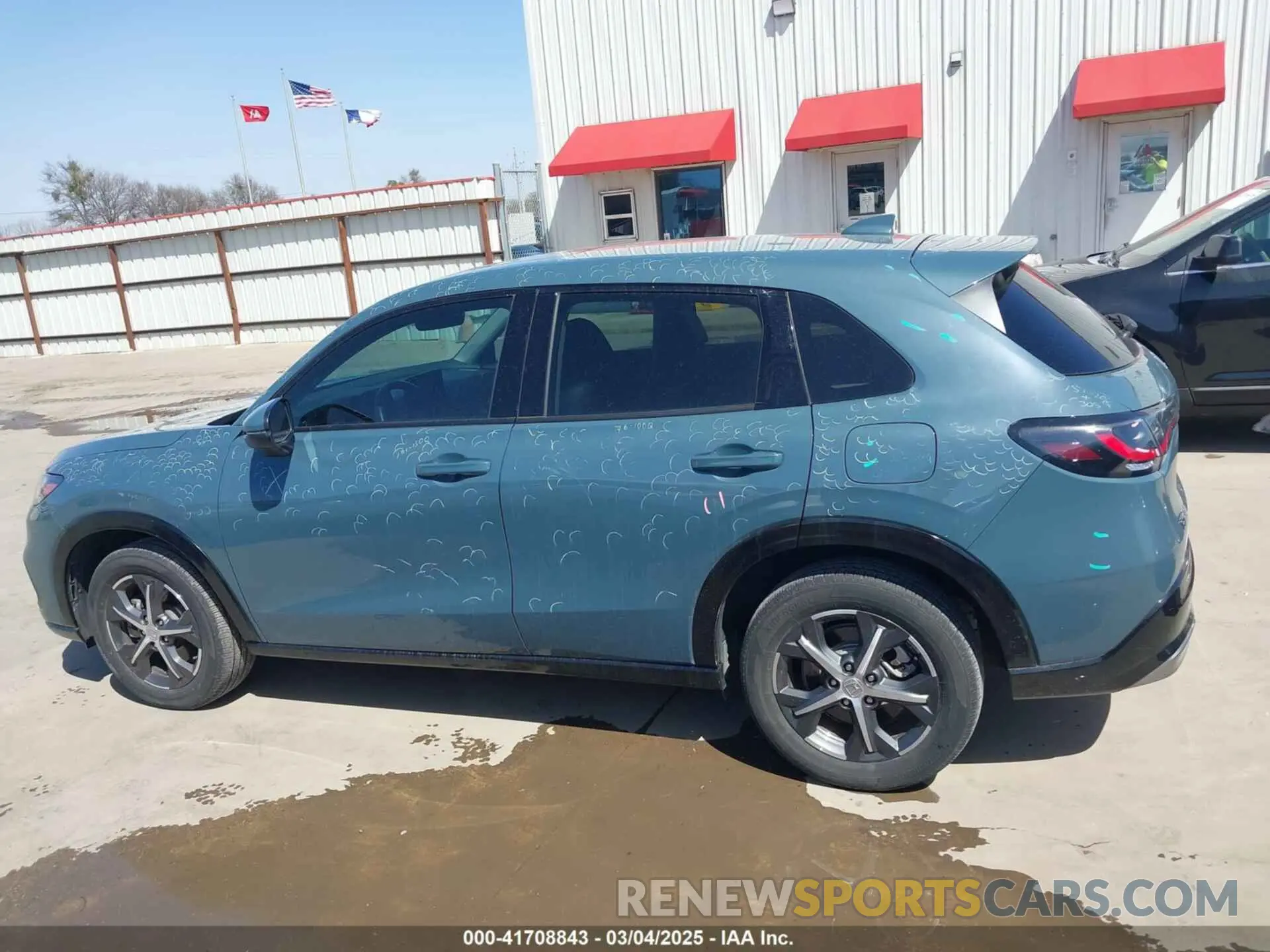 14 Photograph of a damaged car 3CZRZ1H73PM707227 HONDA HR-V 2023