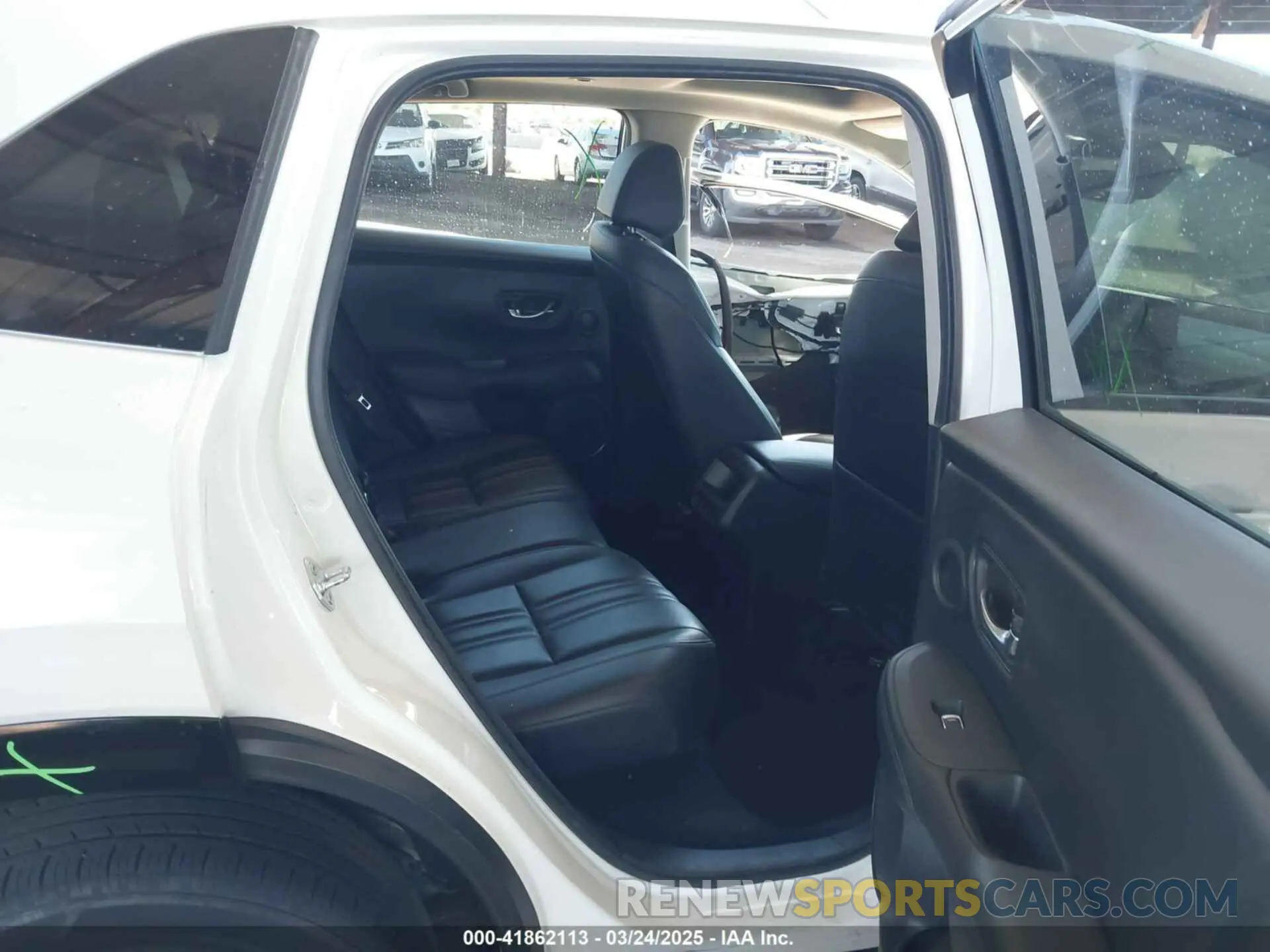 8 Photograph of a damaged car 3CZRZ1H73PM733021 HONDA HR-V 2023