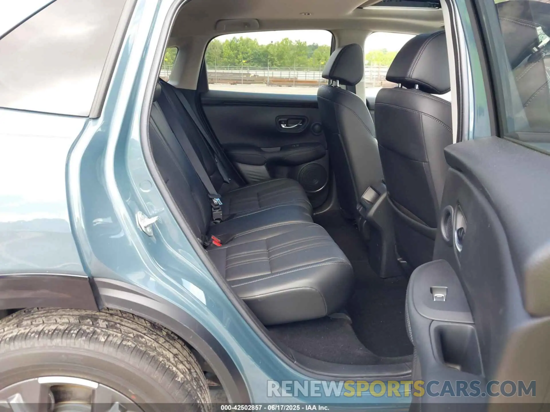 8 Photograph of a damaged car 3CZRZ1H74PM734260 HONDA HR-V 2023