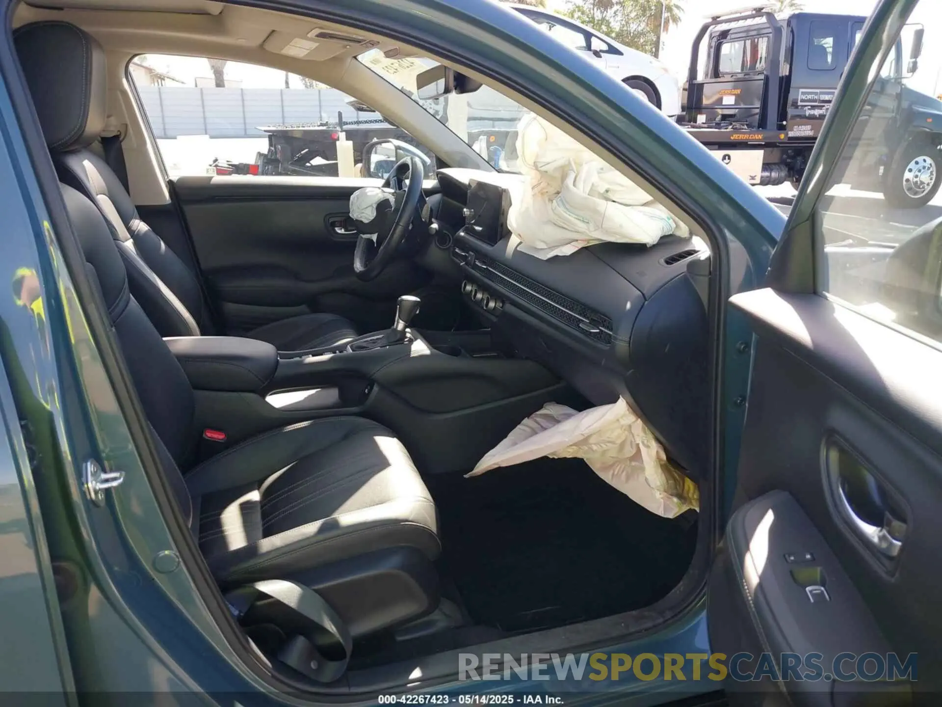 5 Photograph of a damaged car 3CZRZ1H77PM702998 HONDA HR-V 2023